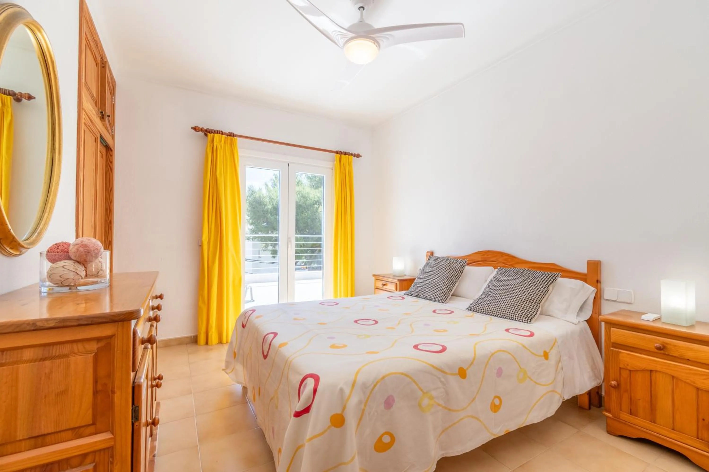 Living room, Bed in Apartamento Minerva