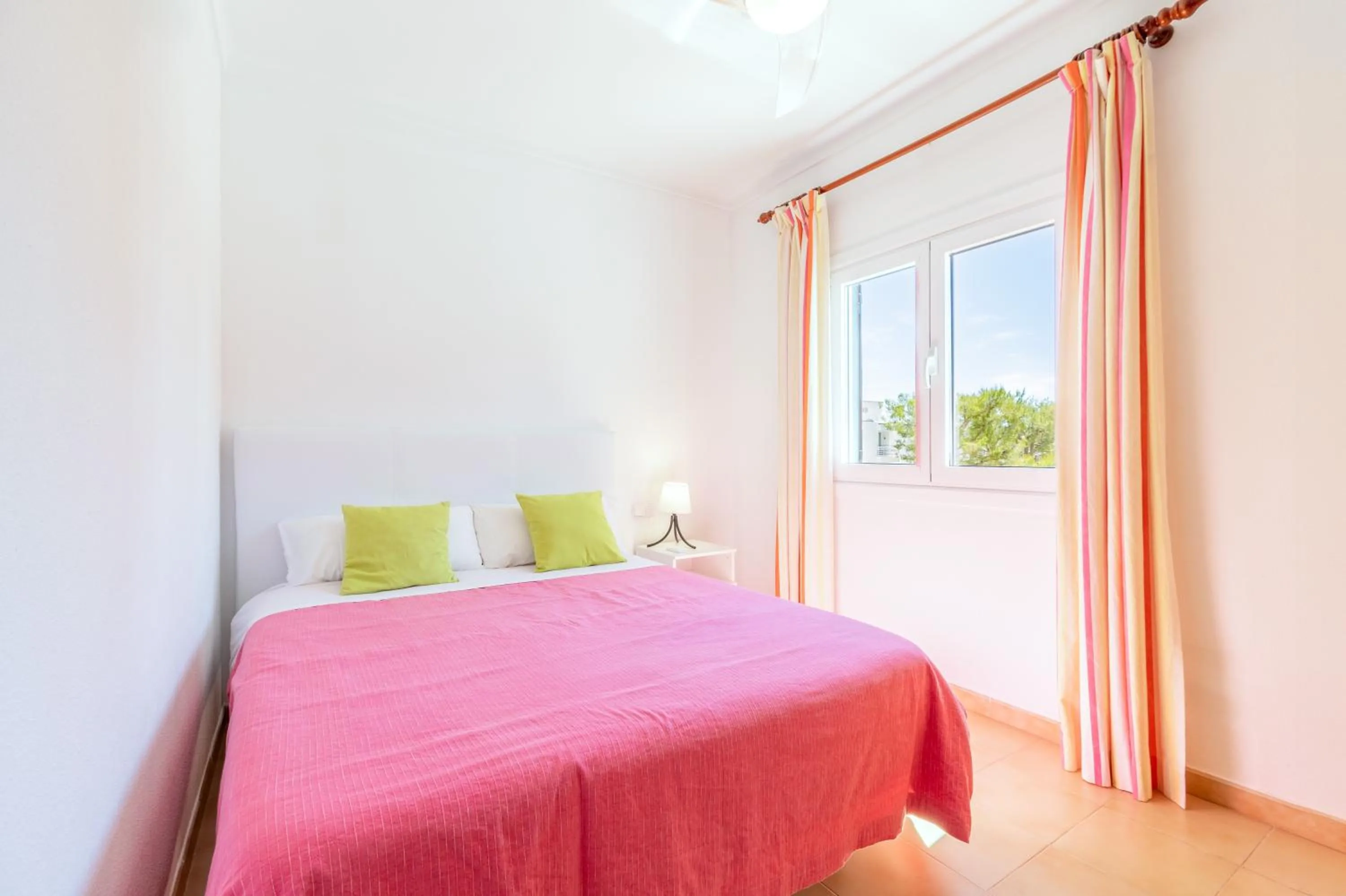 Living room, Bed in Apartamento Minerva