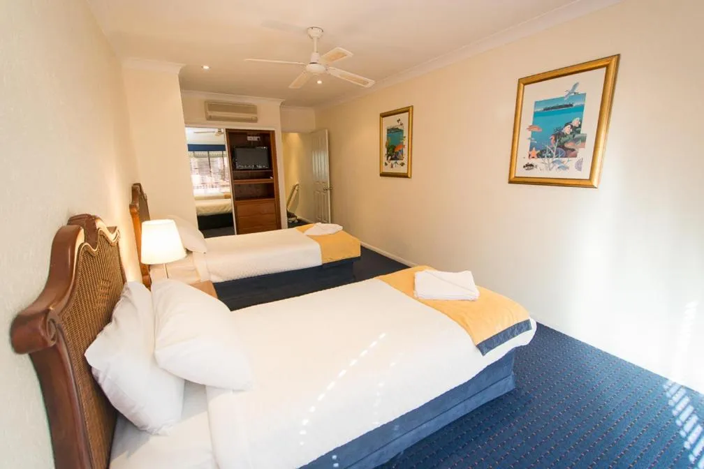 Bed in Tinaroo Lake Resort