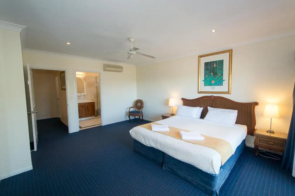 Bed in Tinaroo Lake Resort