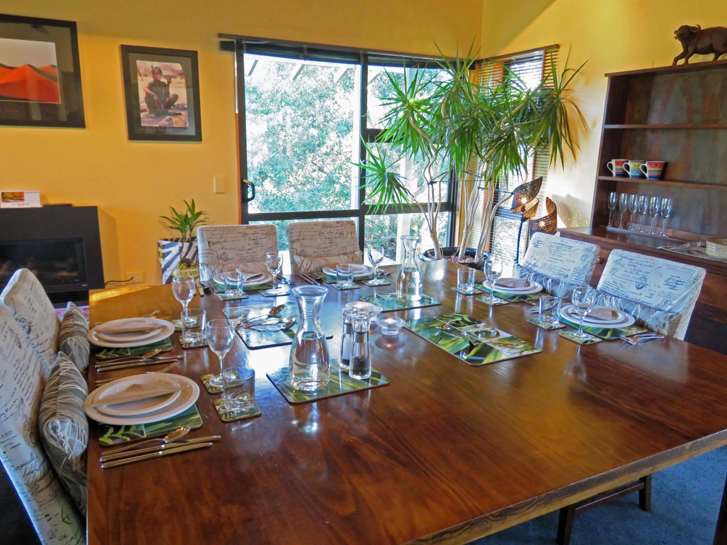 Dining area in Twin Waters Lodge