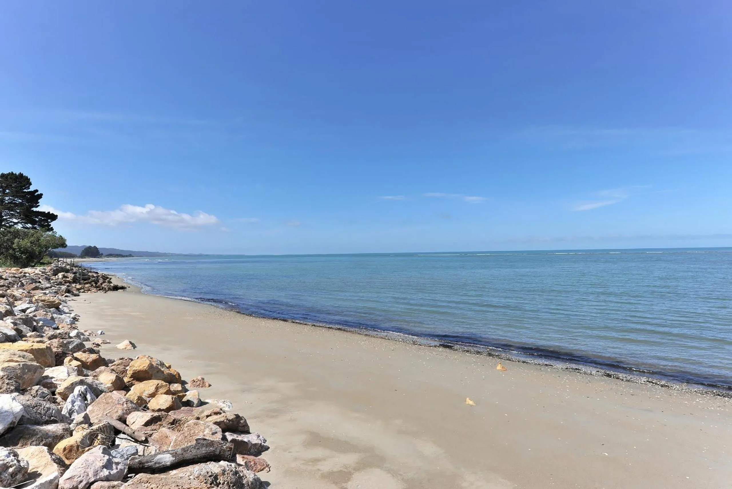 Beach in Twin Waters Lodge