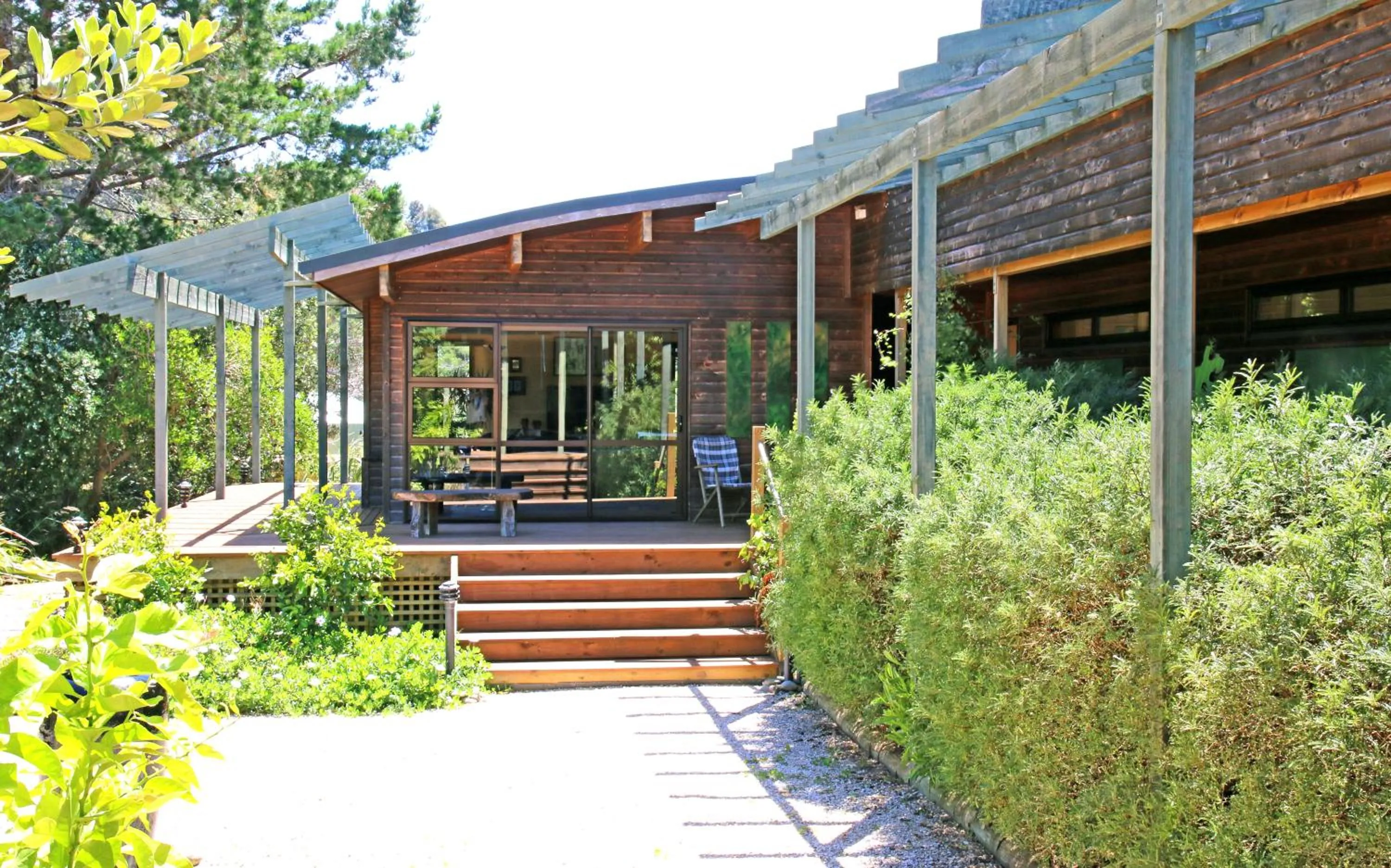 Facade/entrance in Twin Waters Lodge