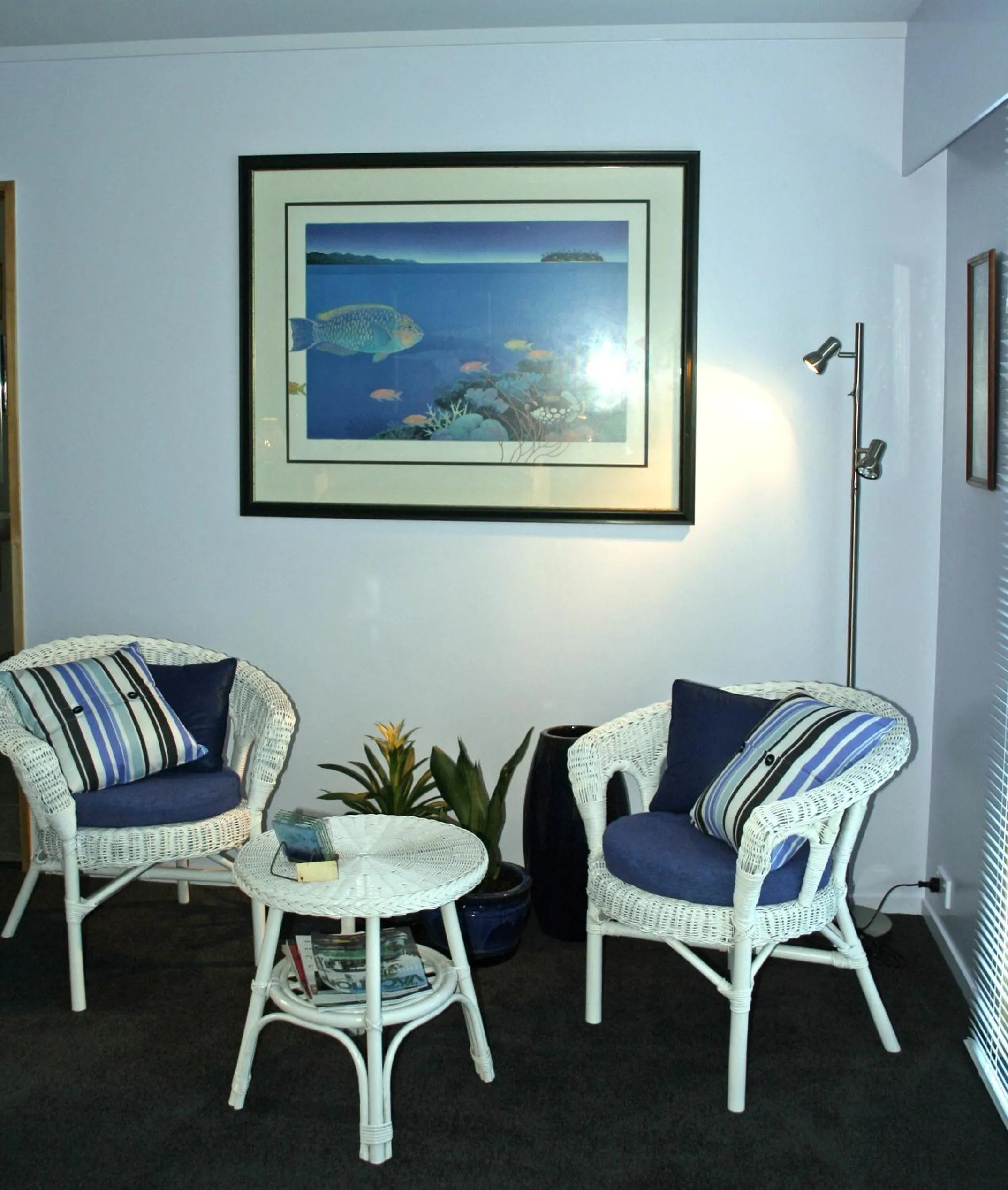Seating area in Twin Waters Lodge