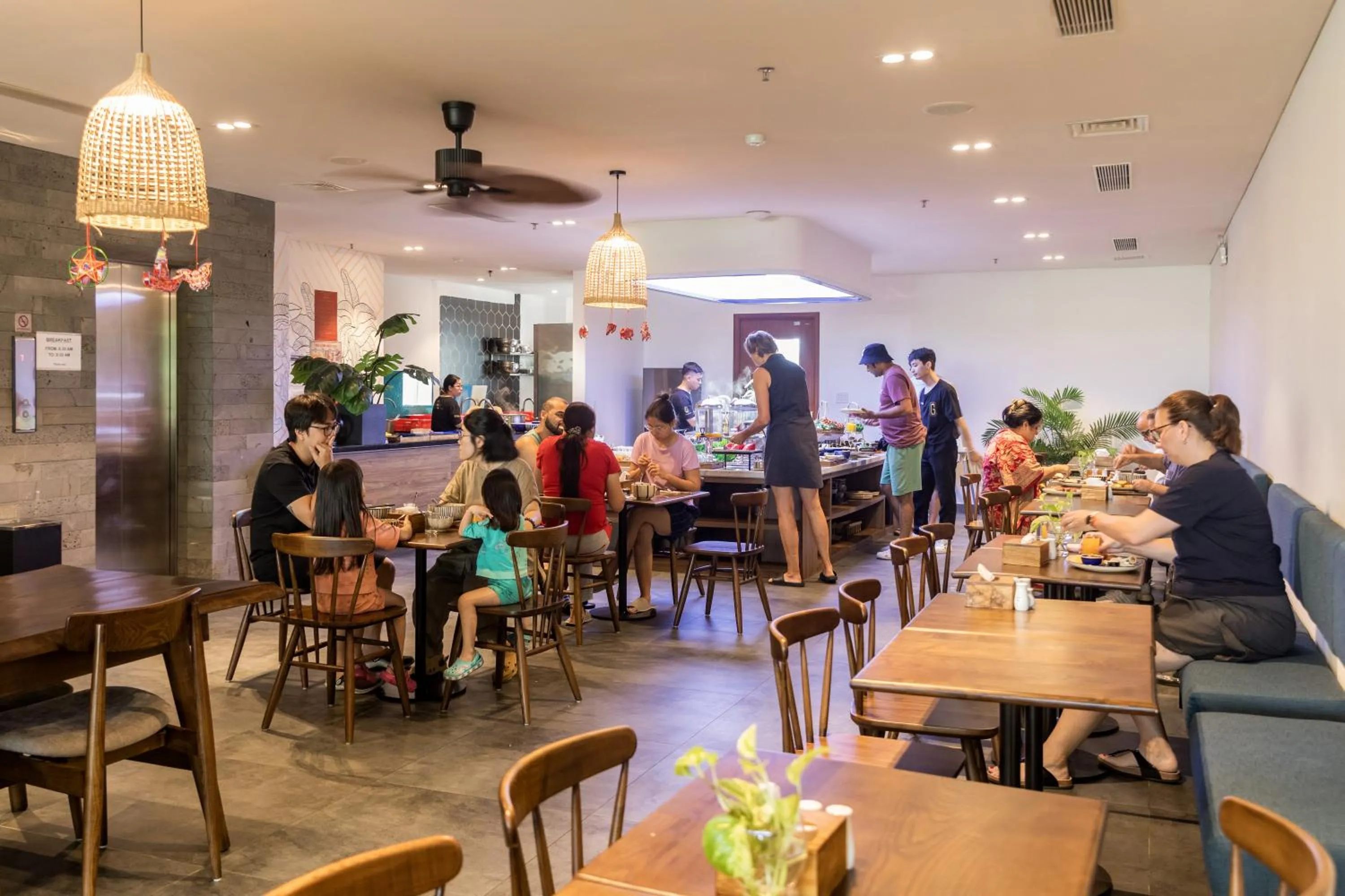 Restaurant/places to eat in The Glomad Boutique Danang