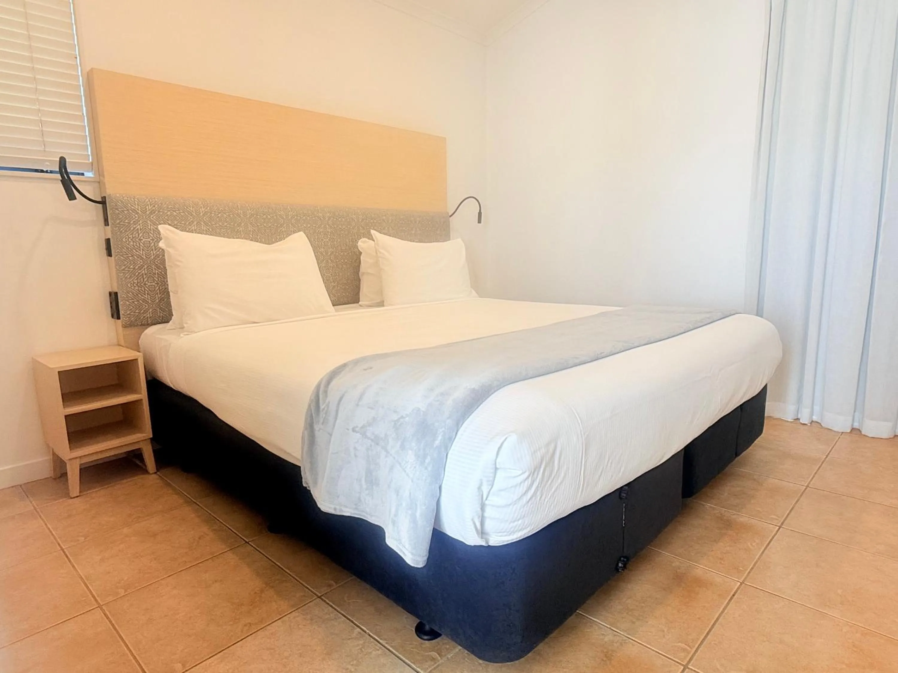 Bed in Waiheke Island Resort Conference & Accomodation Centre