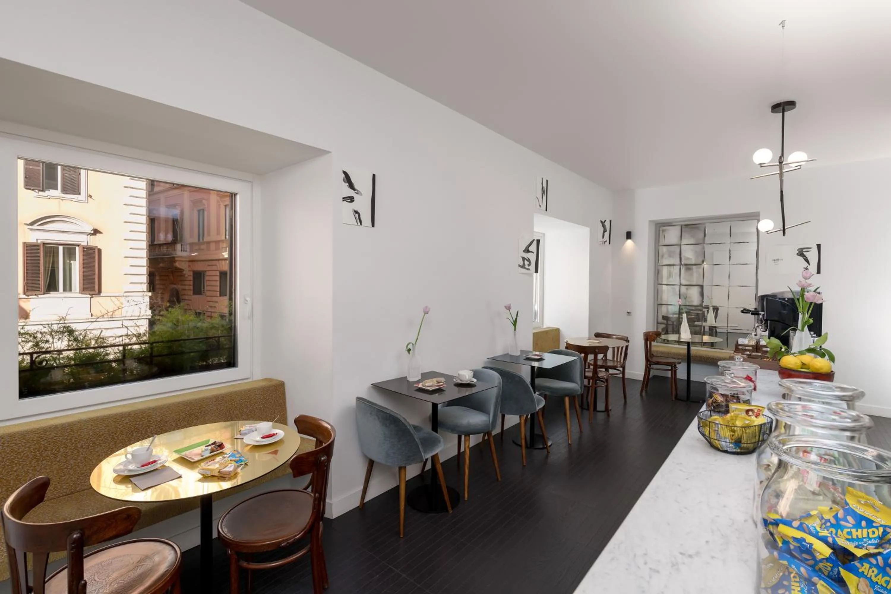 Food and drinks in Maison Ottavia