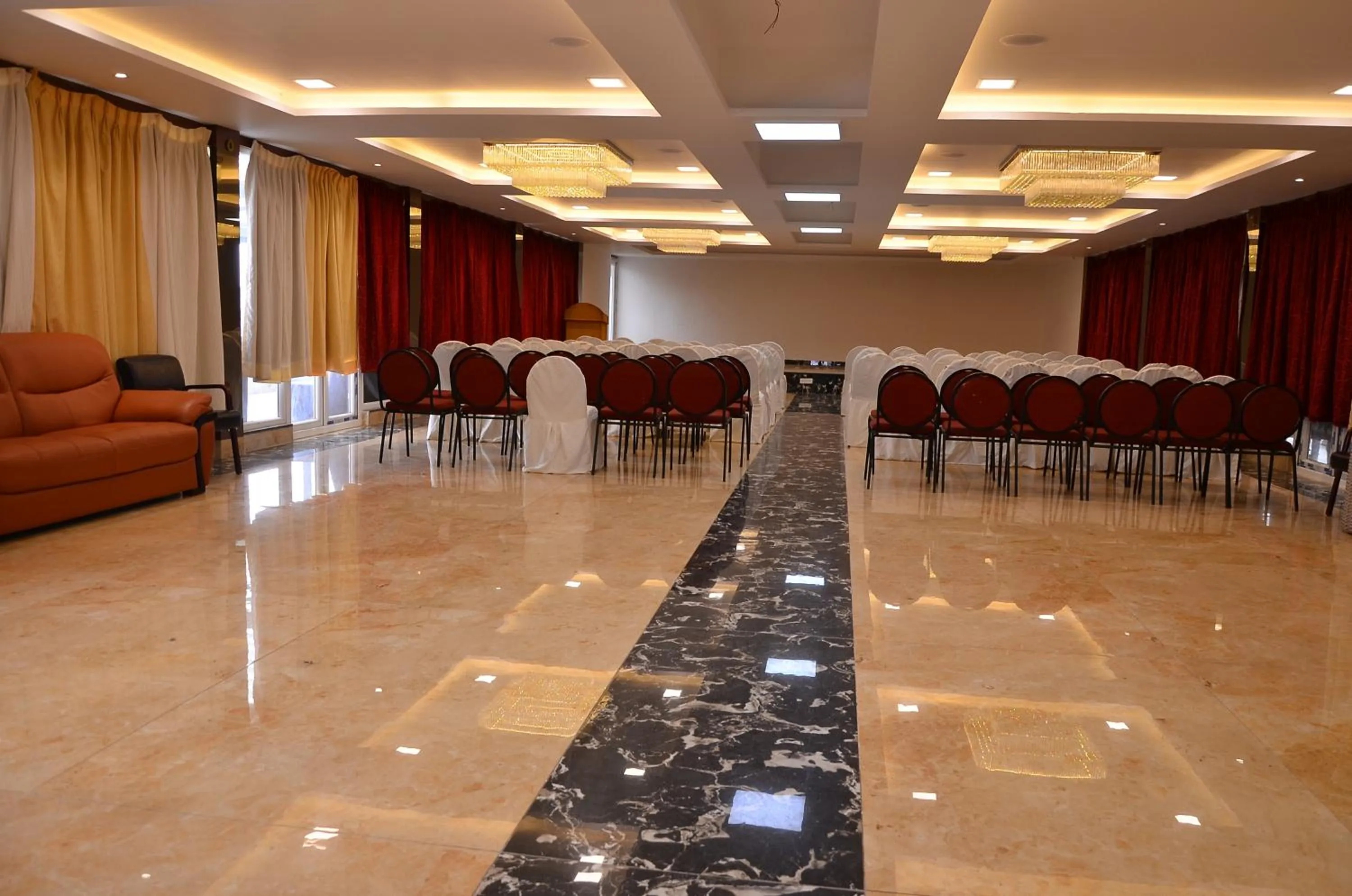 Banquet/Function facilities in Benzz Park Family Resort Kodaikanal