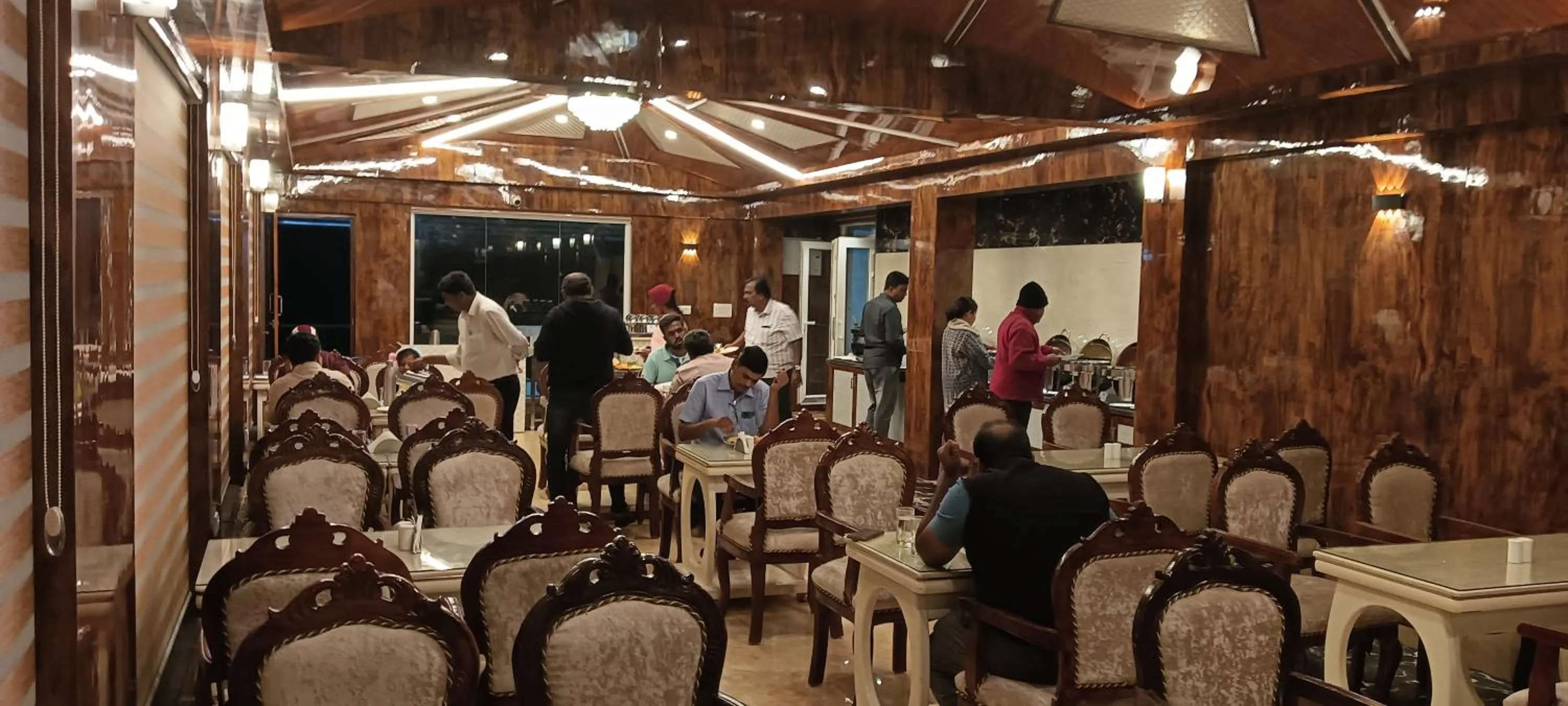 Restaurant/places to eat in Benzz Park Family Resort Kodaikanal