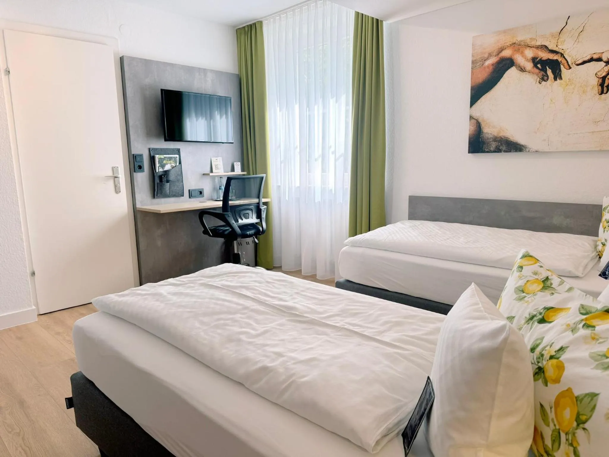 Photo of the whole room, Bed in Hotel Restaurant Thum