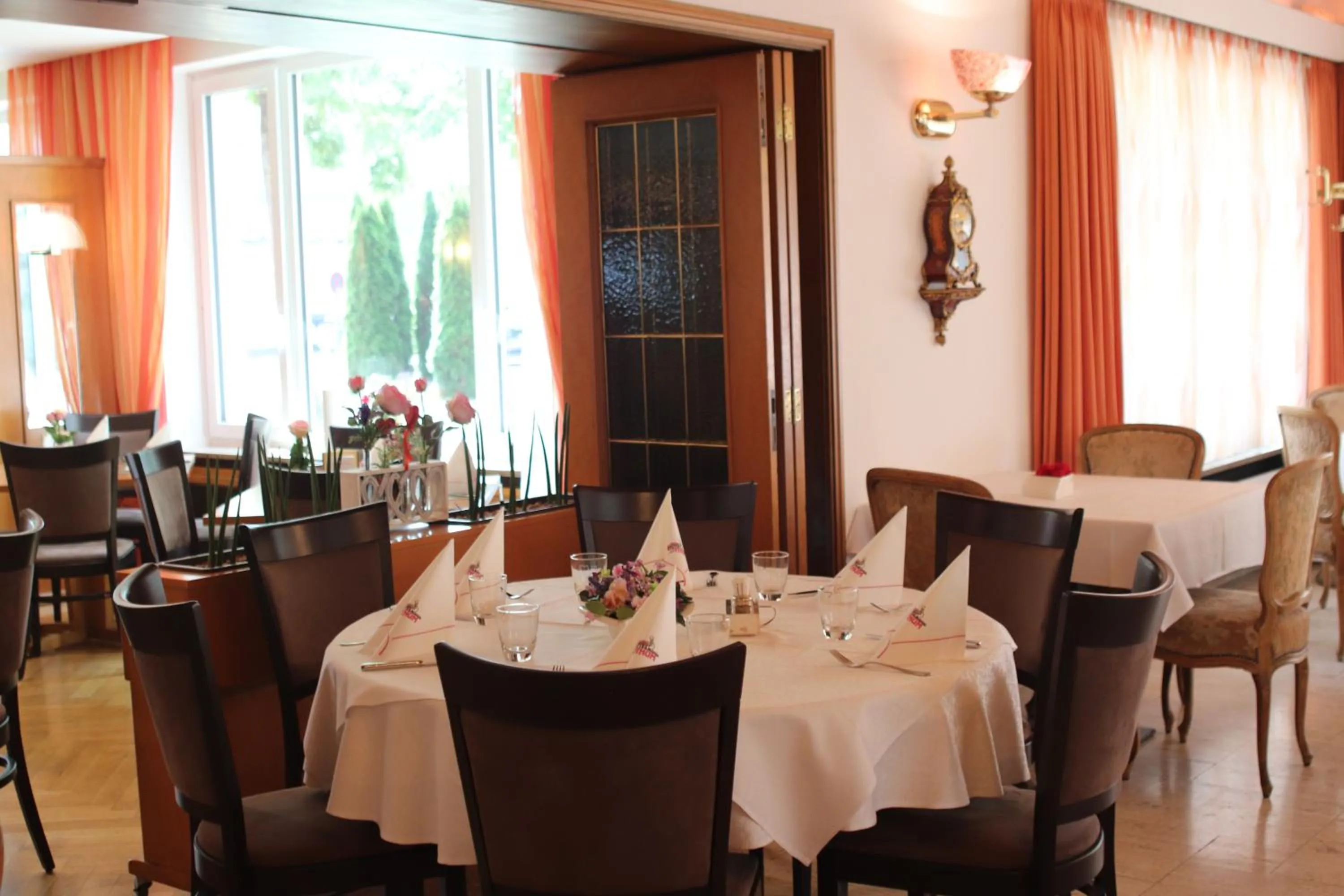 Restaurant/places to eat in Hotel Restaurant Thum