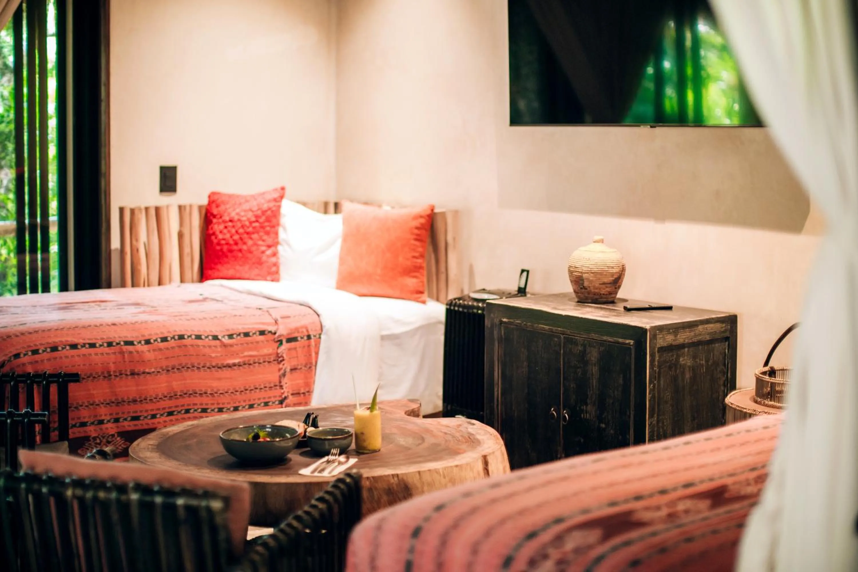 Living room, Bed in Orchid House Tulum Jungle