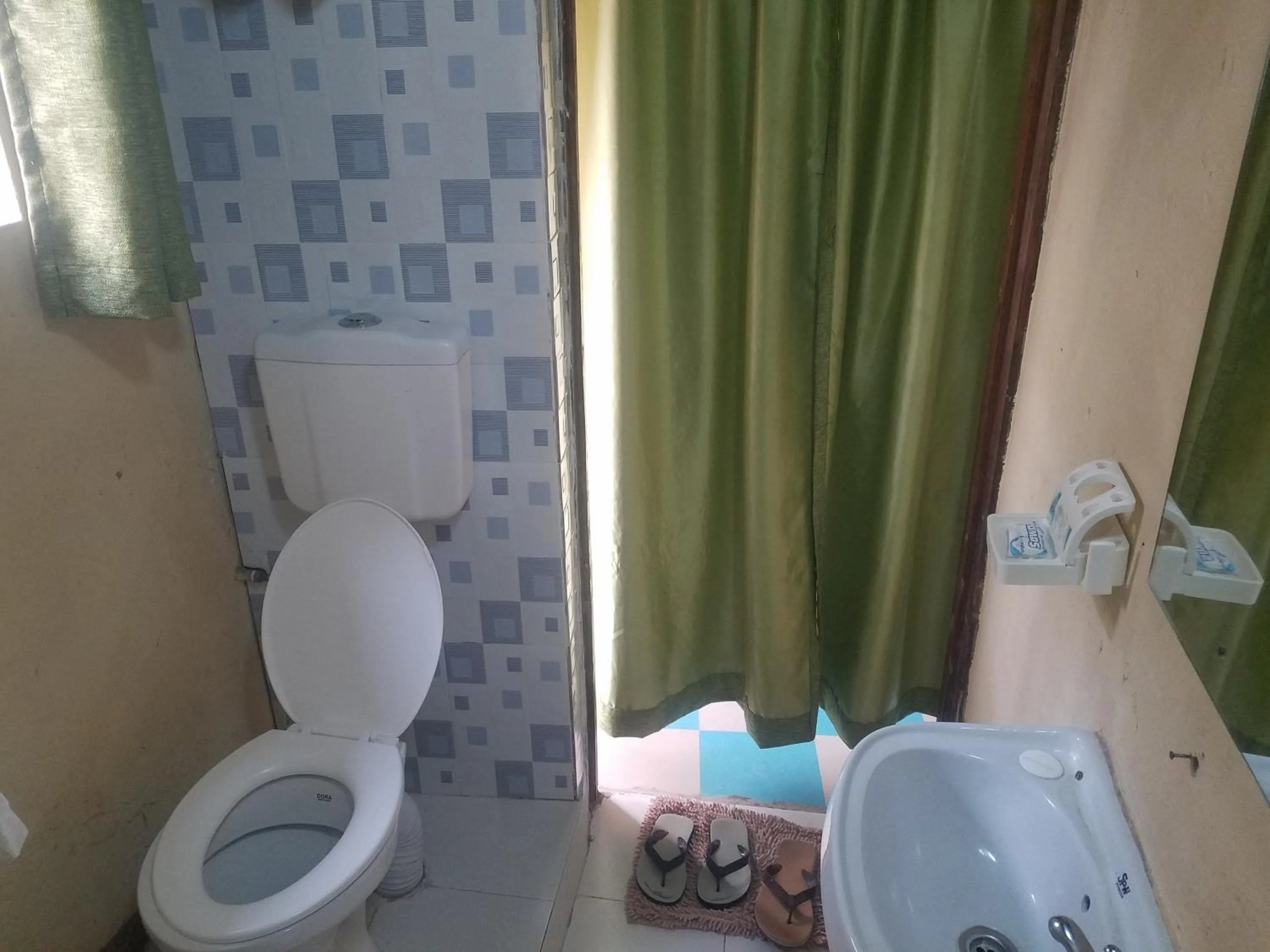 Bathroom in Triple Eden Resort - Naivasha