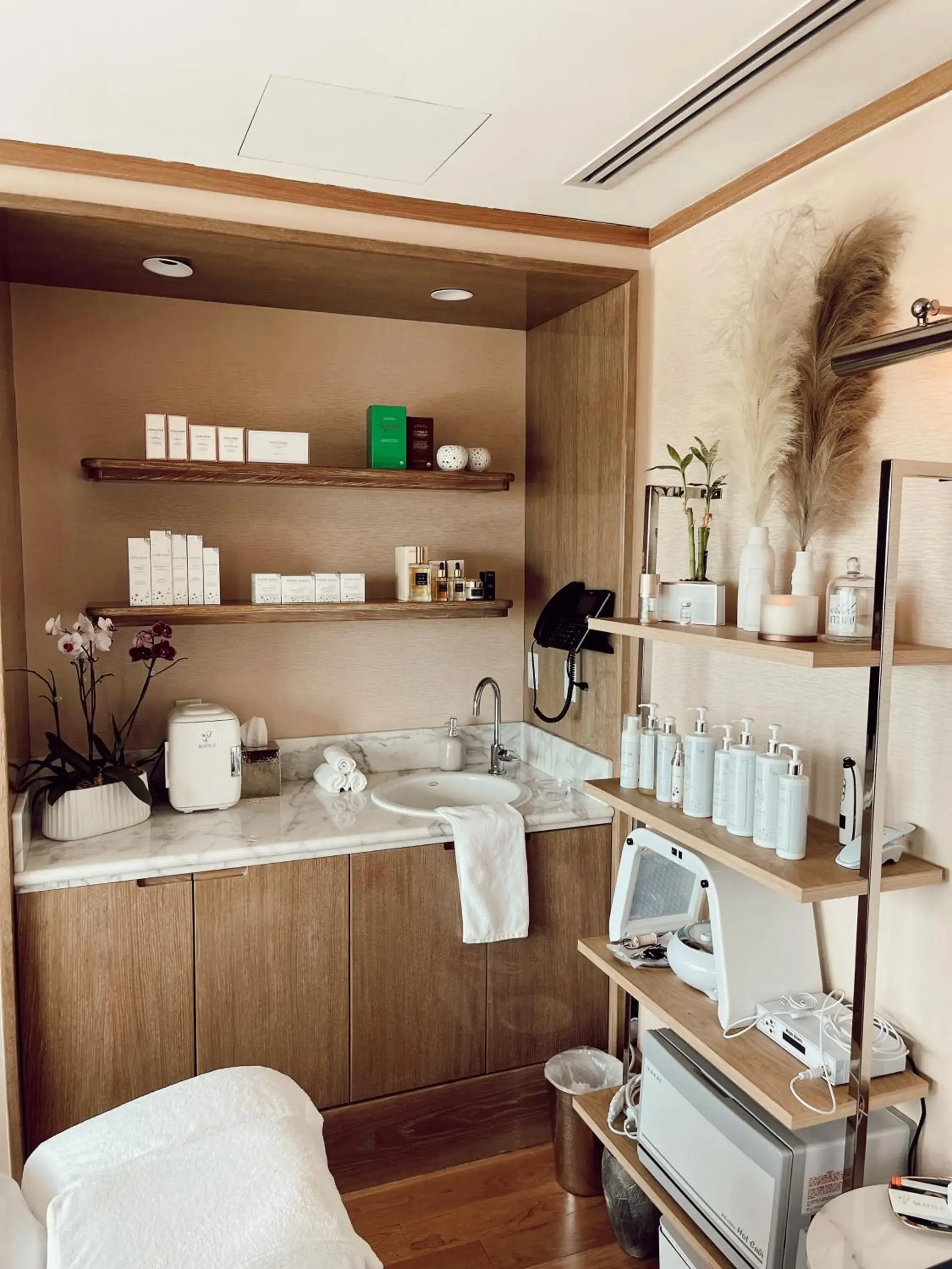 Spa and wellness centre/facilities in Mr. C Miami - Coconut Grove Spa and wellness centre/facilities in Mr. C Miami - Coconut Grove