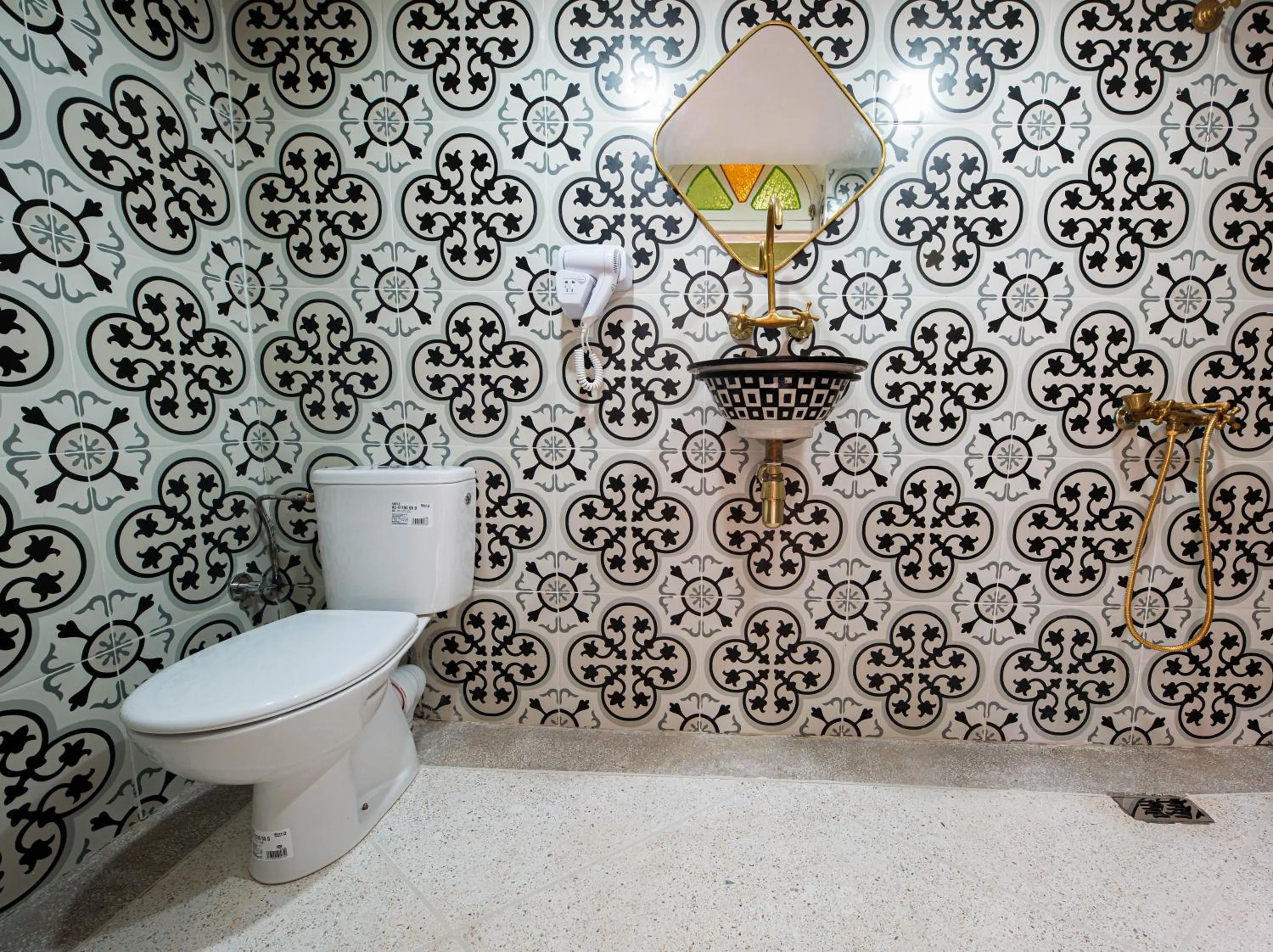 Shower in Dar Soufian