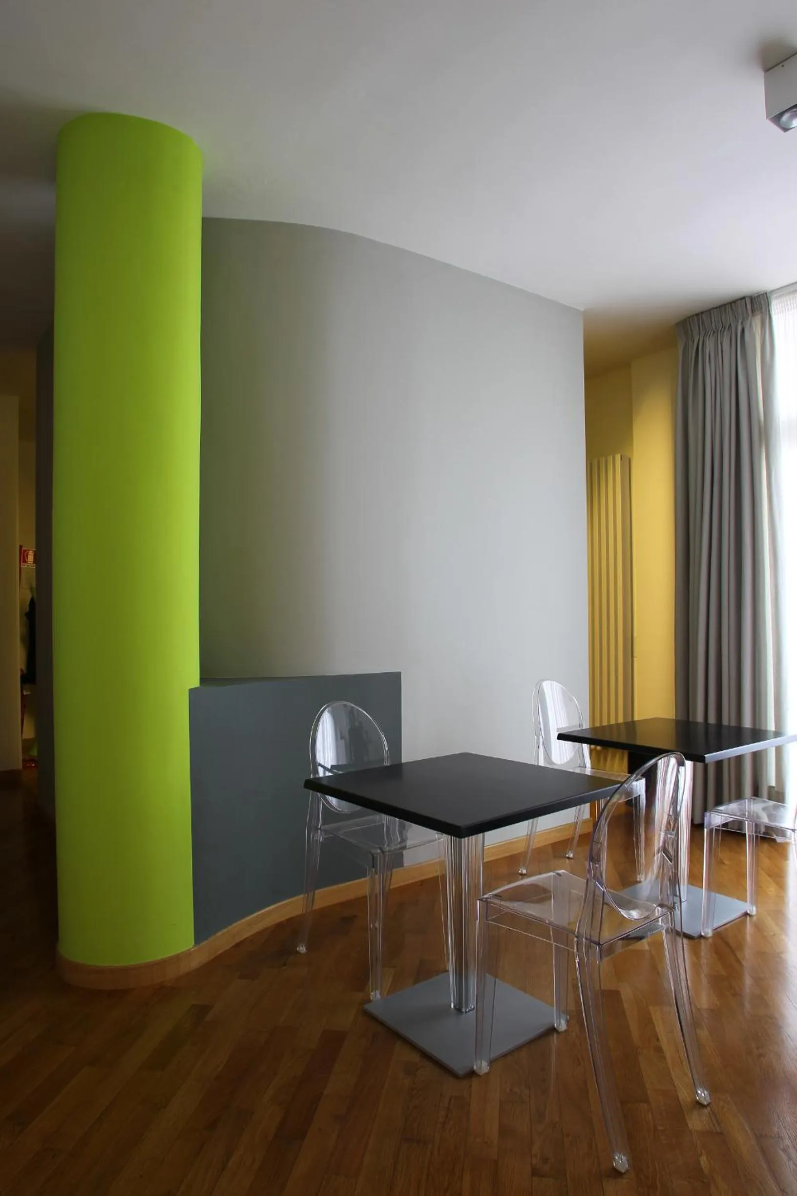 Communal lounge/ TV room in Viasparano B&B