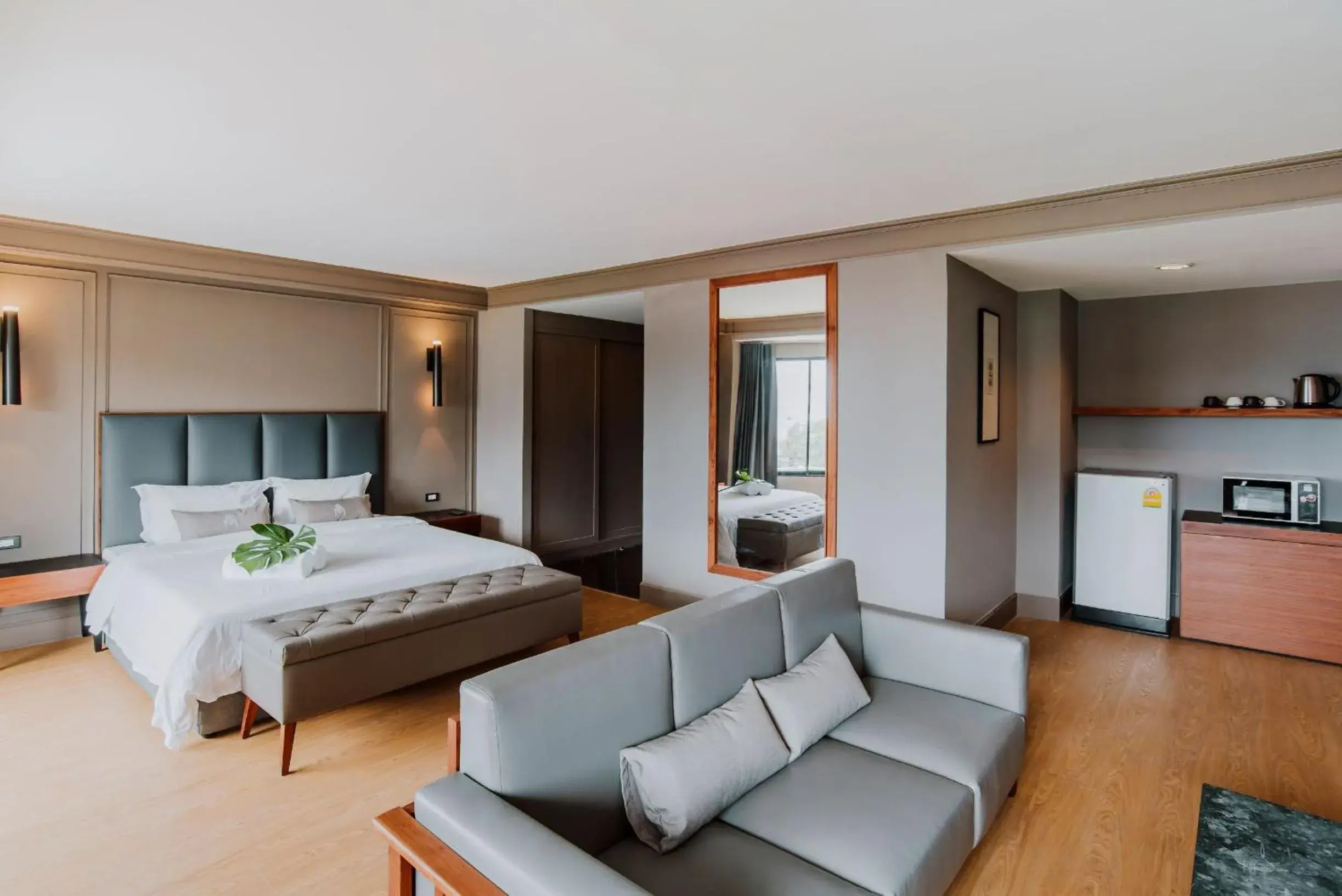 Photo of the whole room, Bed in Marine Plaza Hotel Pattaya Photo of the whole room, Bed in Marine Plaza Hotel Pattaya