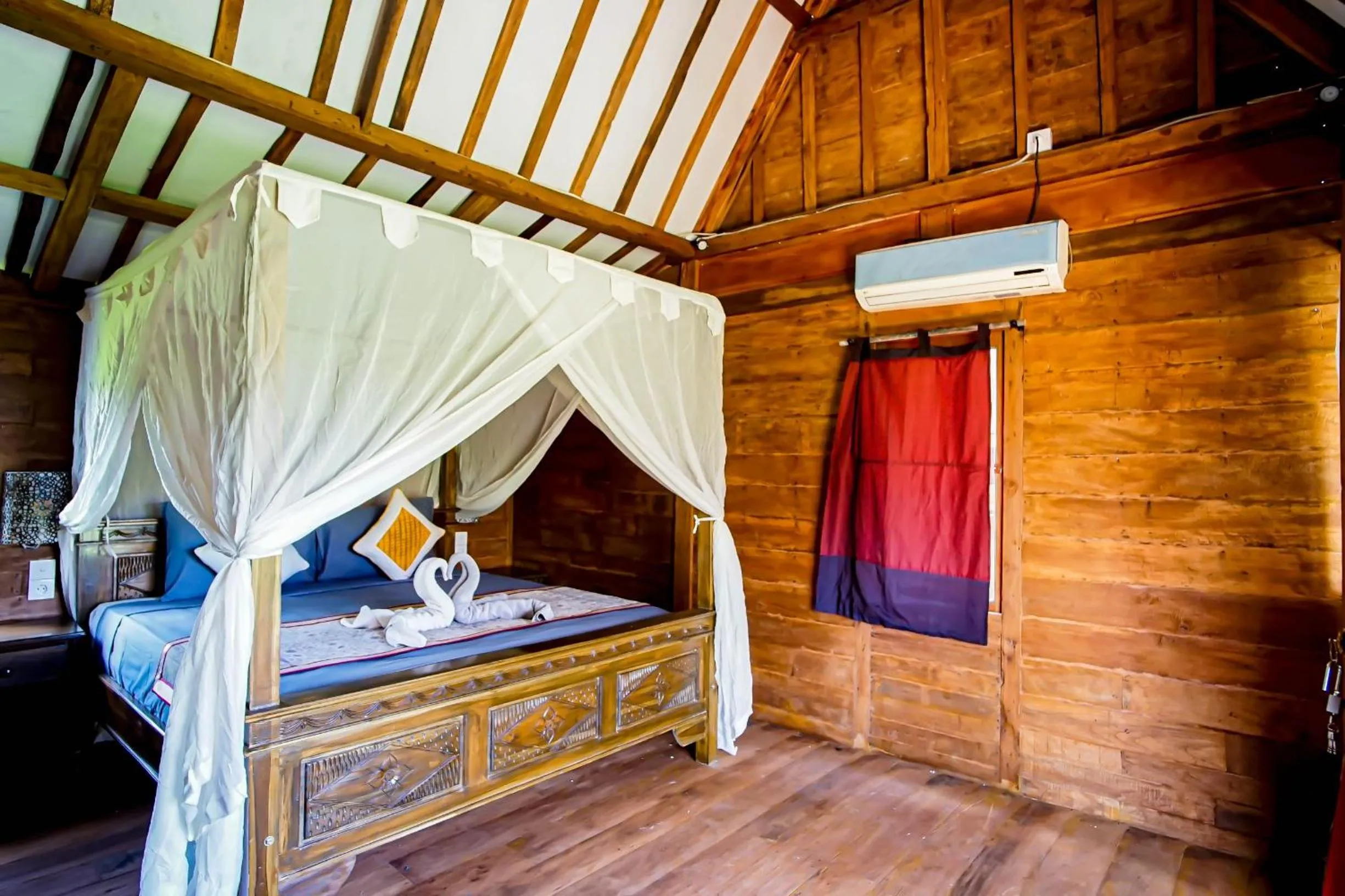 Photo of the whole room, Bed in Cening Bagus Bungalow