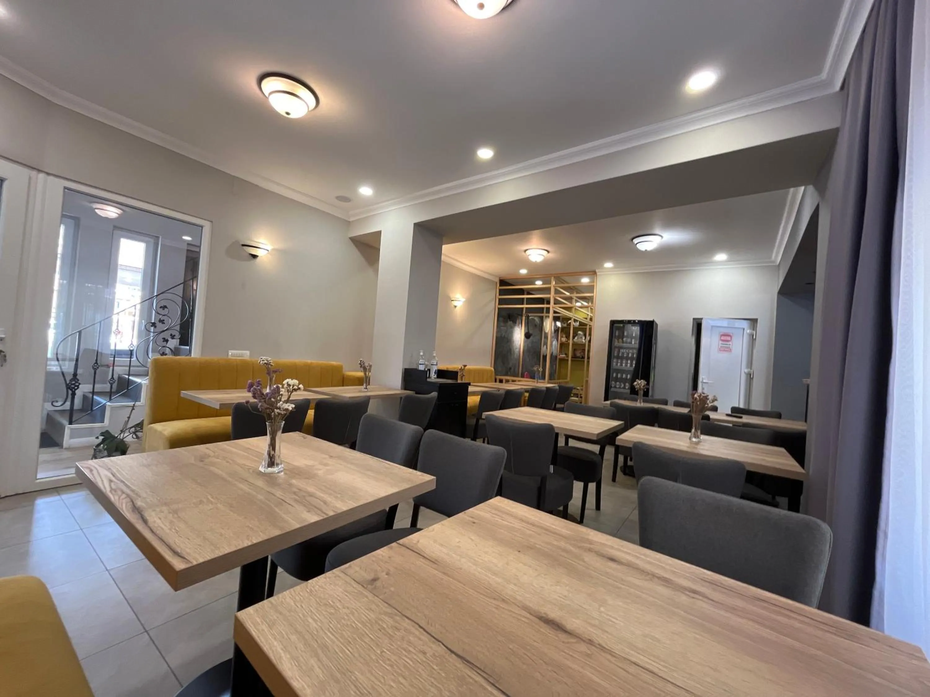 Restaurant/places to eat in Pensiunea Ana Maria