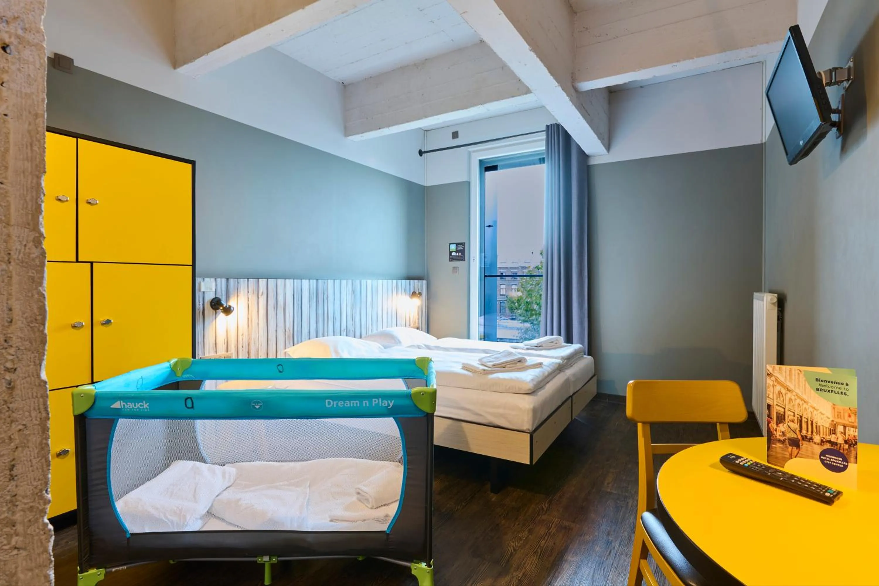 Bedroom, Bed in MEININGER Hotels Bruxelles City Center