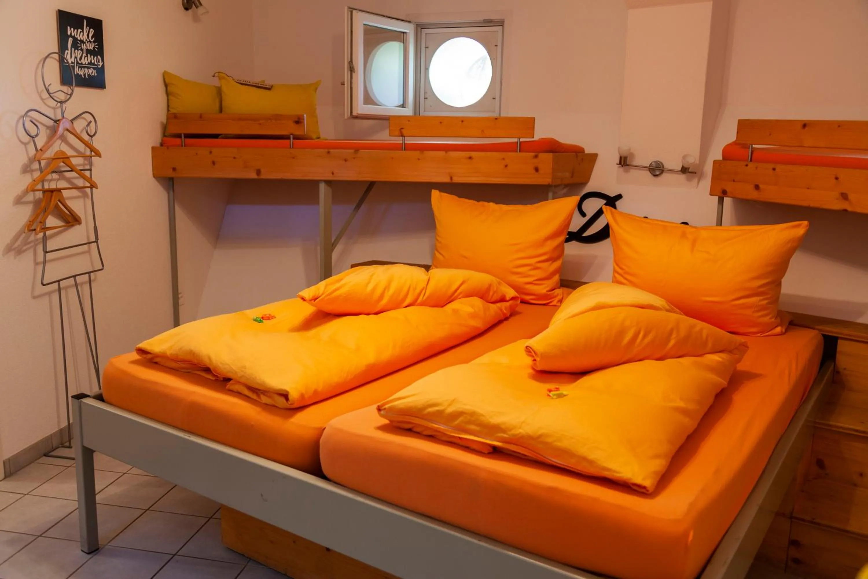 Photo of the whole room, Bed in Bergwerksilo Herznach