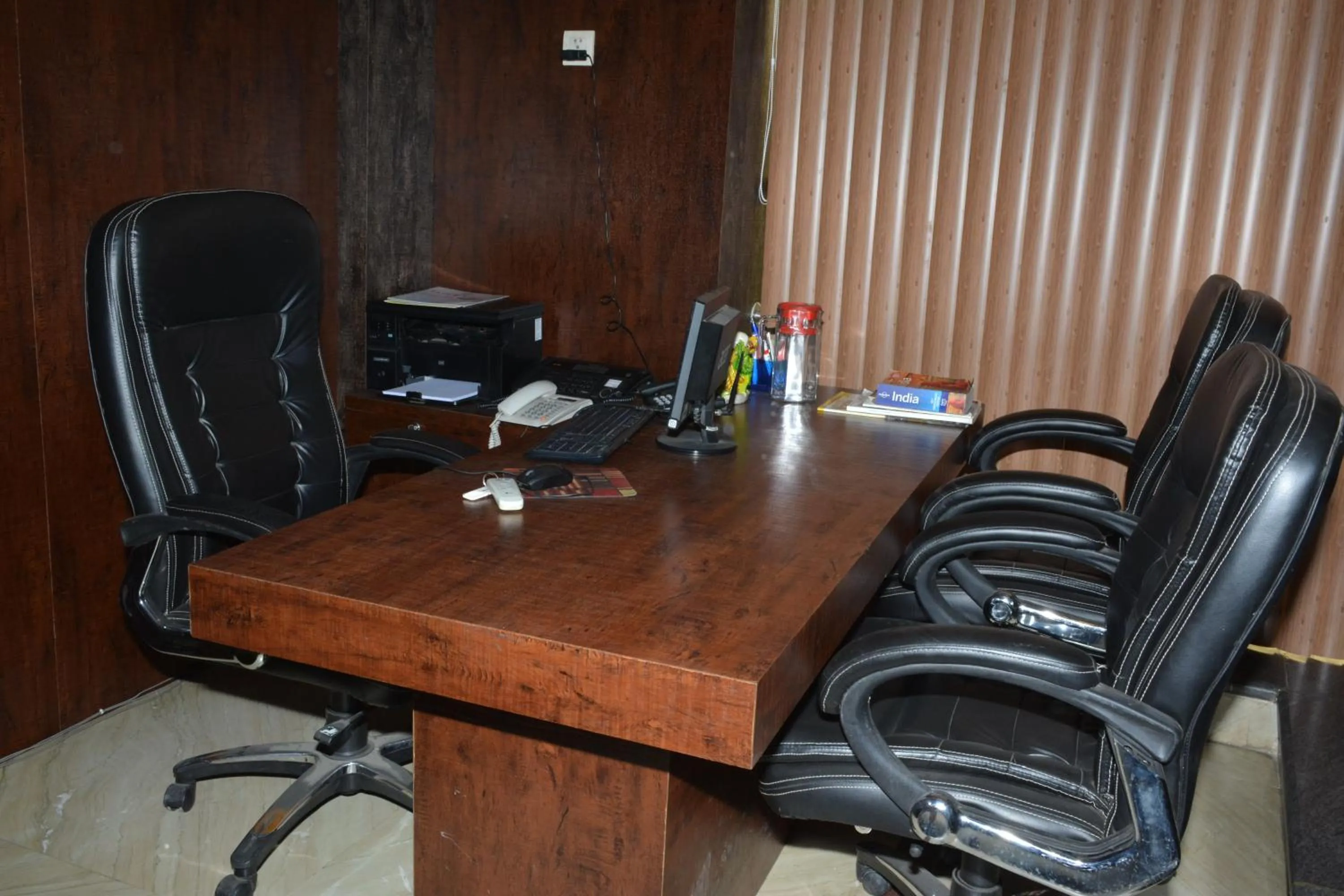 Business facilities, Business Area/Conference Room in Airport Hotel Vishal Residency