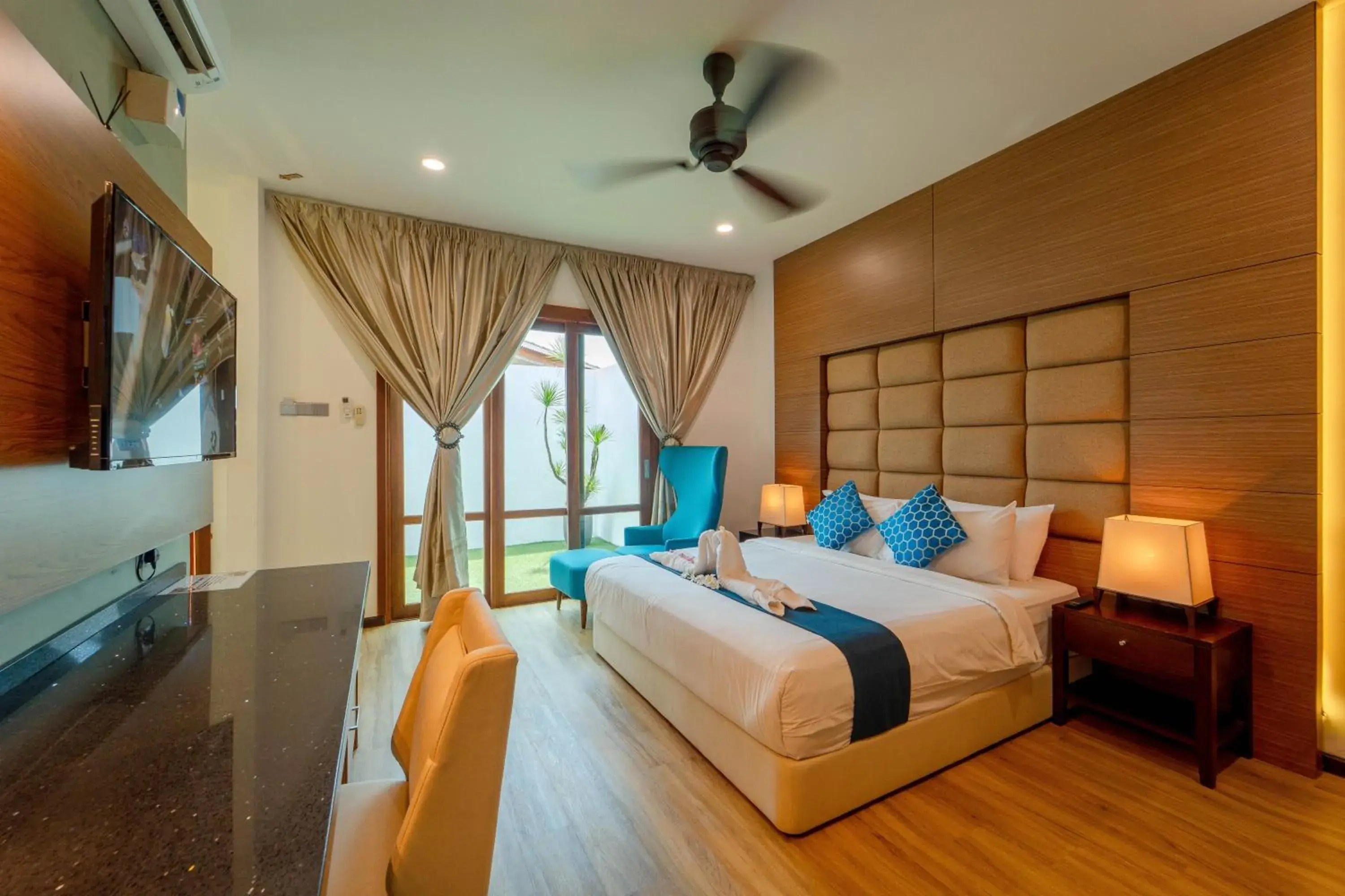 TV and multimedia, Bed in SANDY GARDEN RESORT LANGKAWI TV and multimedia, Bed in SANDY GARDEN RESORT LANGKAWI