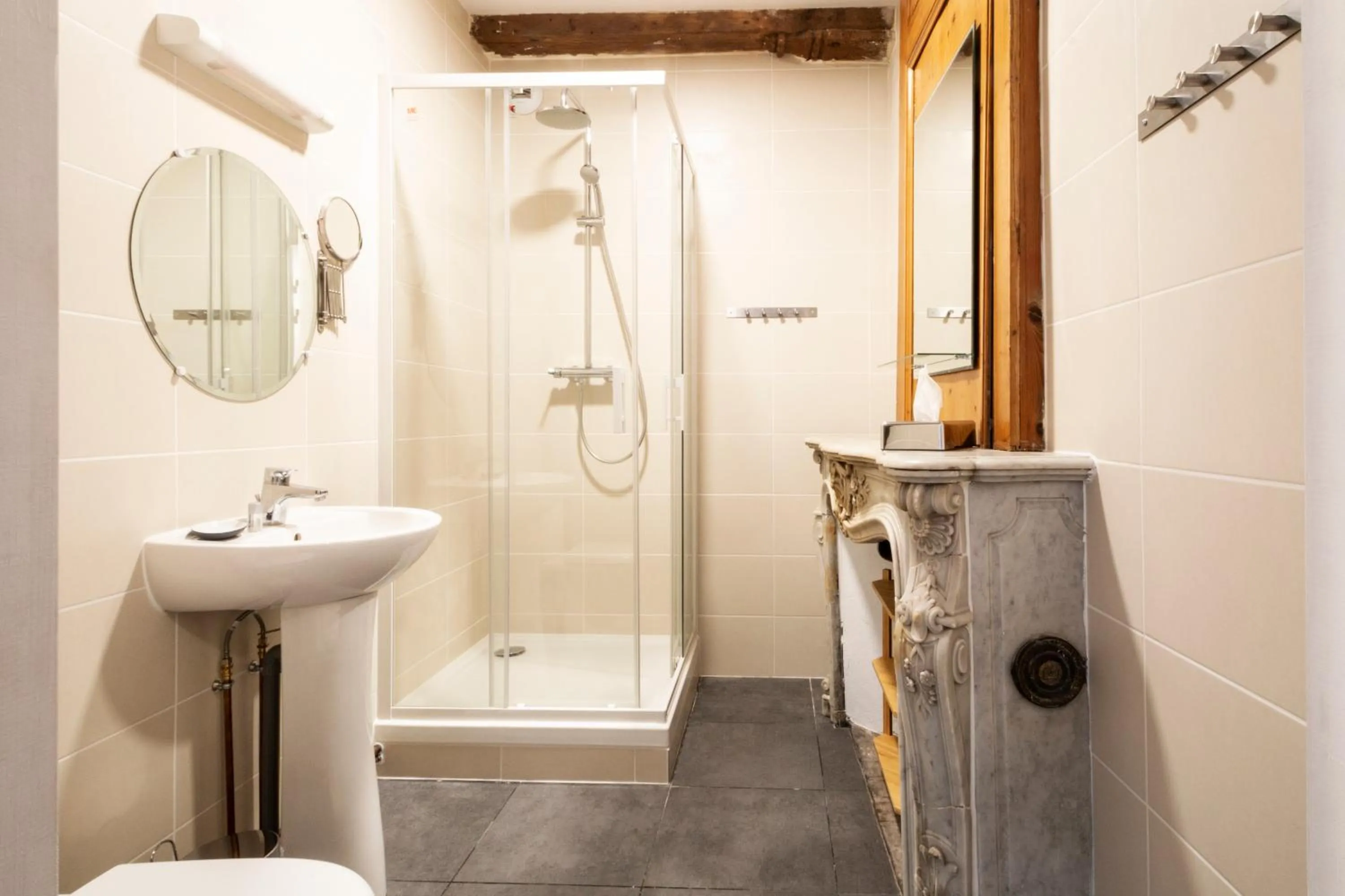 Shower in The People - Lille