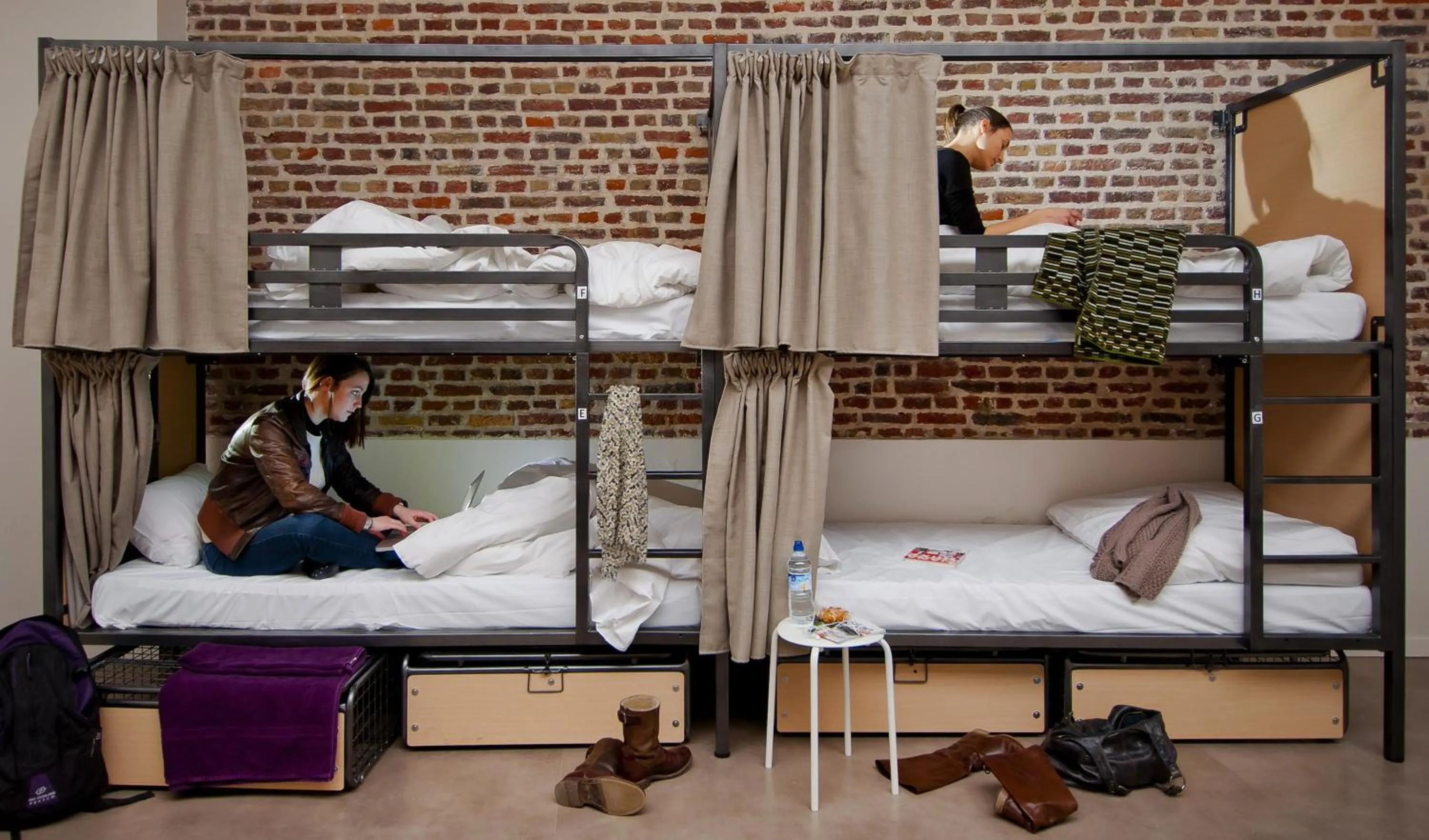 Bedroom, Bed in The People - Lille