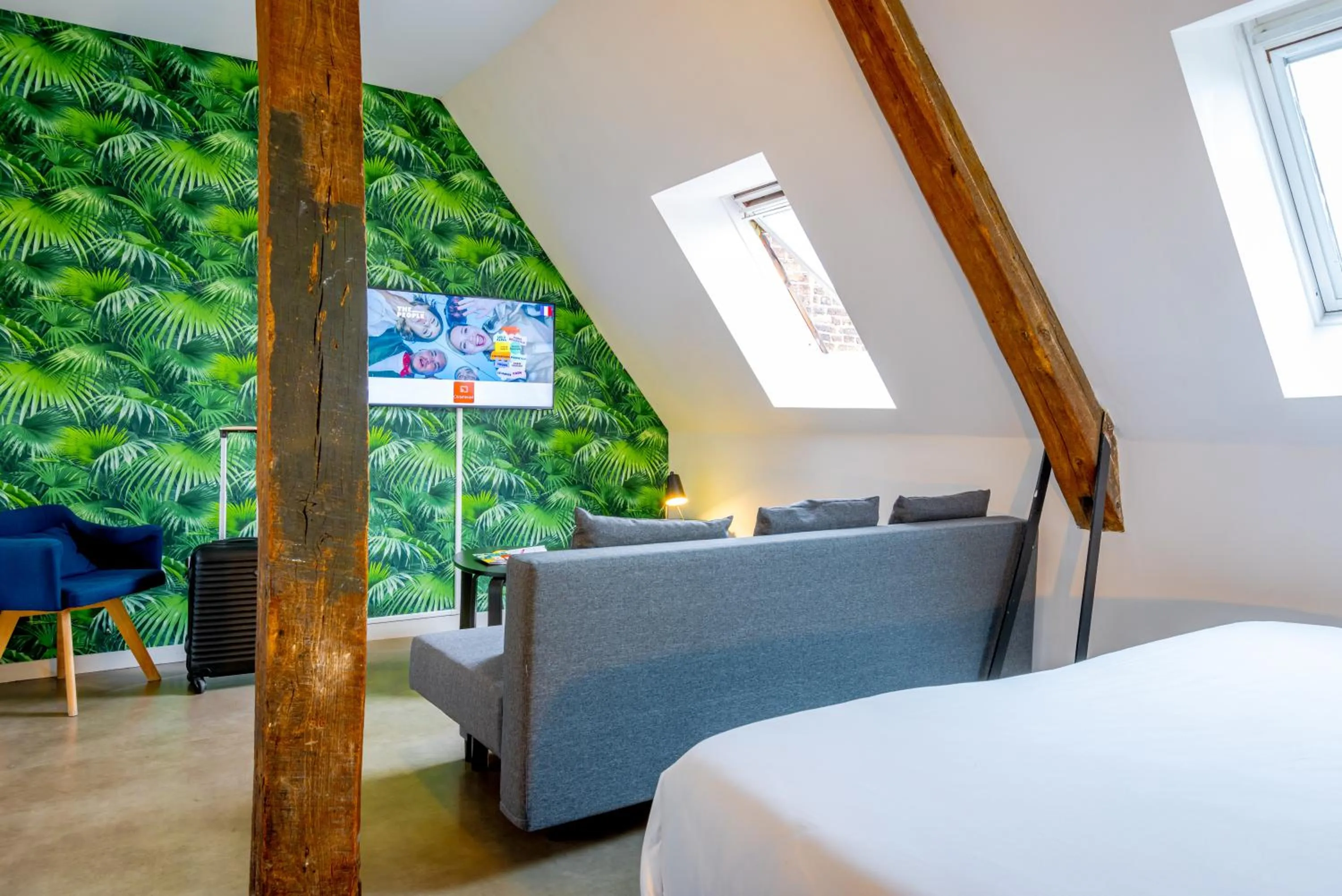 Living room, Bed in The People - Lille