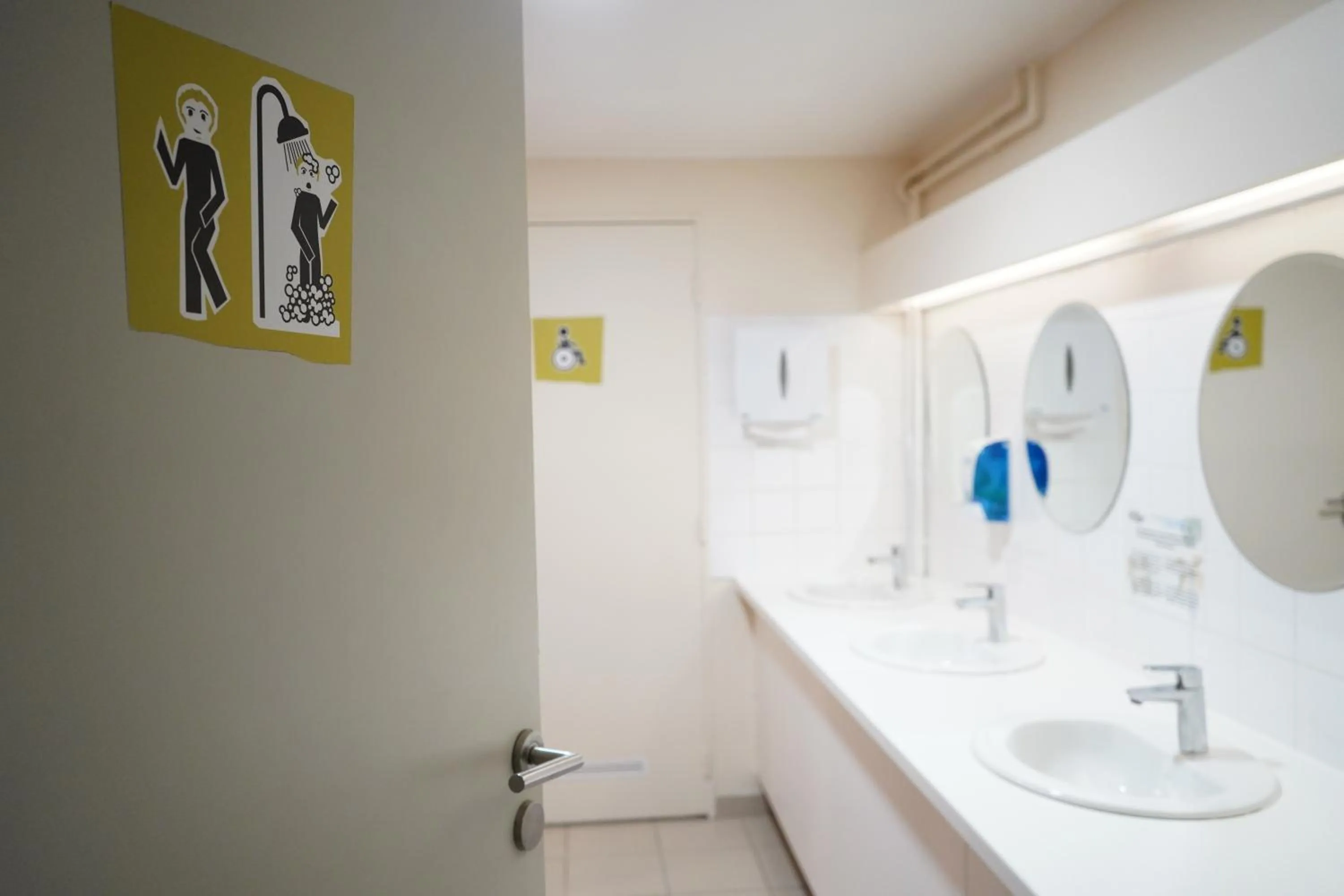 Bathroom in The People - Lille