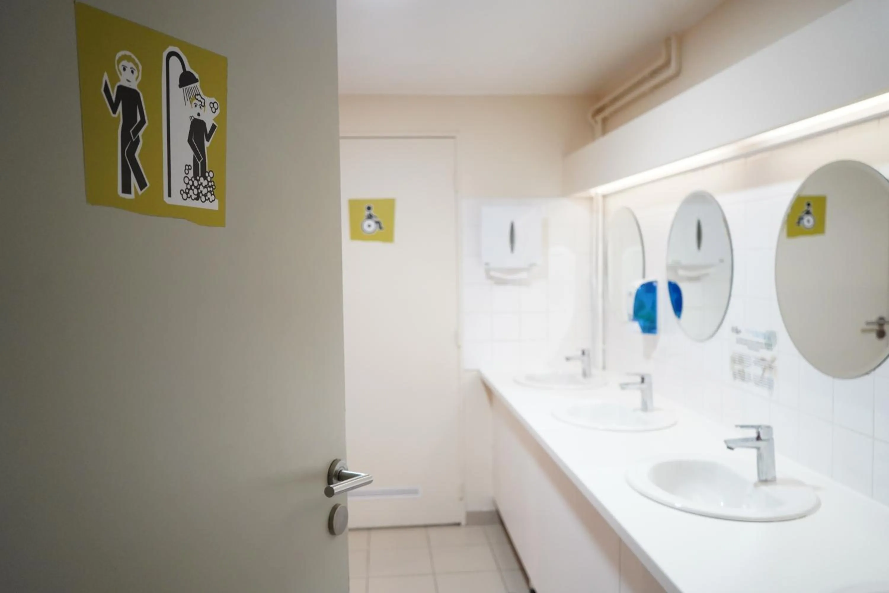 Bathroom in The People - Lille