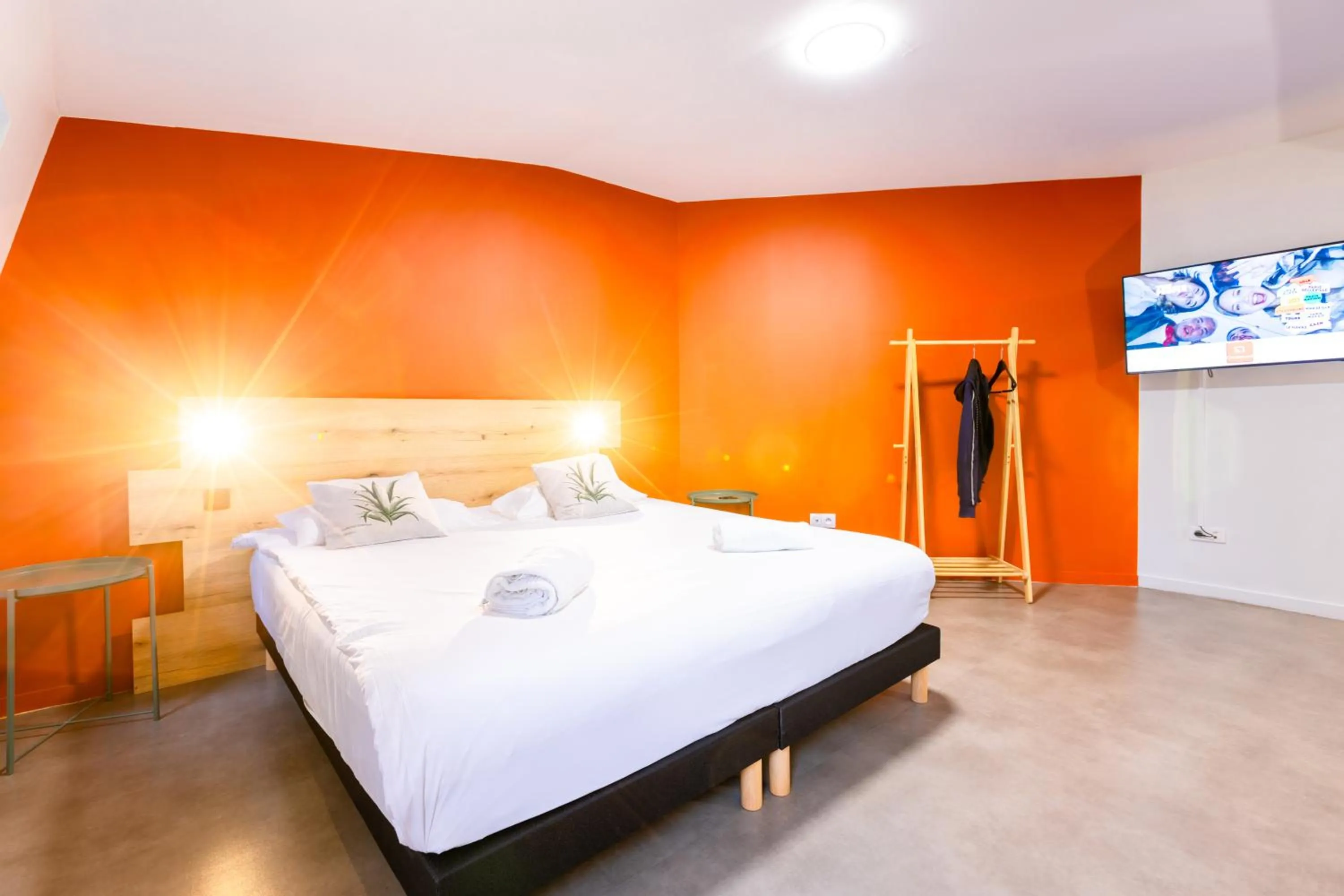 Family, Bed in The People - Lille