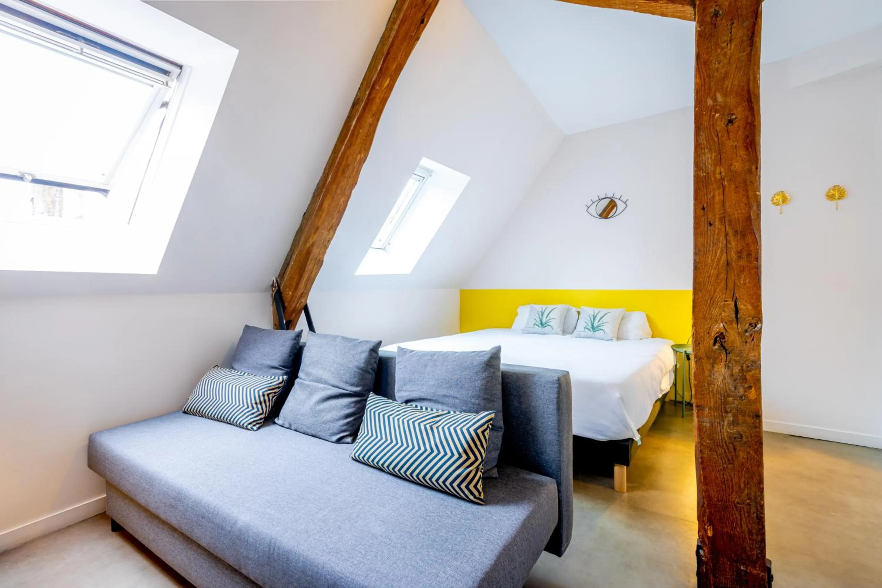 Bedroom, Bed in The People - Lille