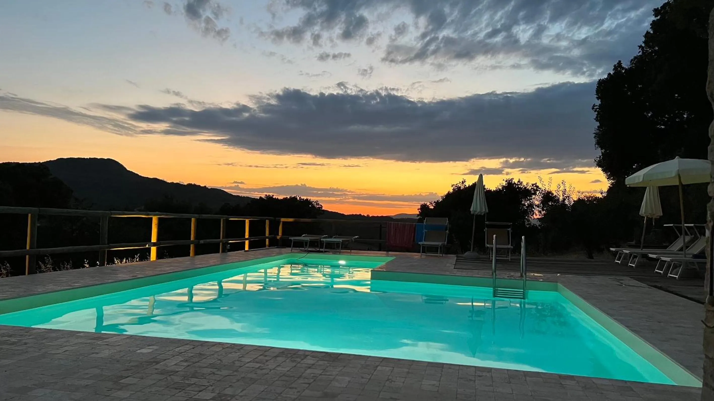 Swimming pool in B&B Podere Camaiano