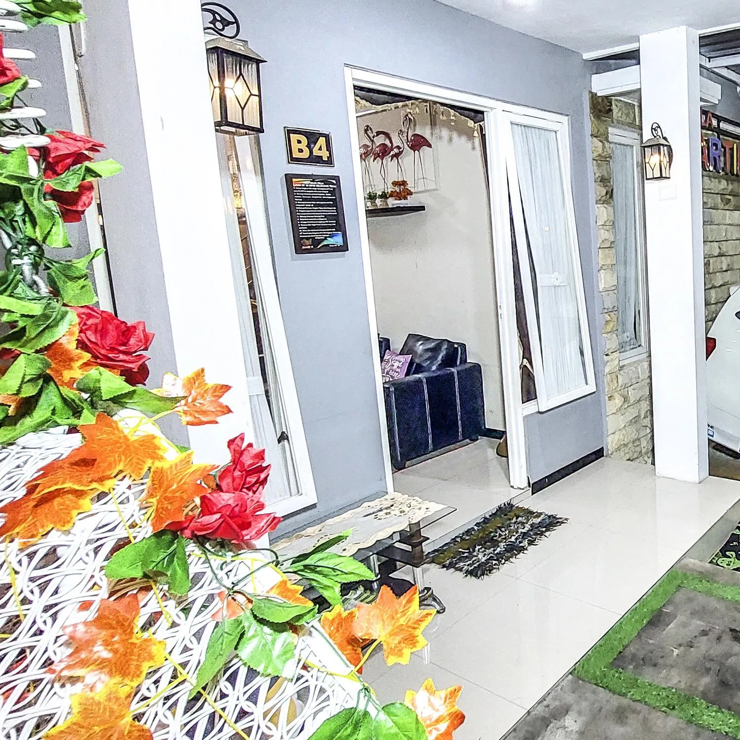 Facade/entrance in Rumah Kartika Batu