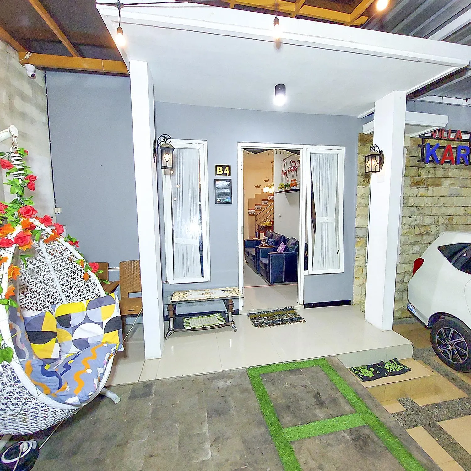 Facade/entrance in Rumah Kartika Batu