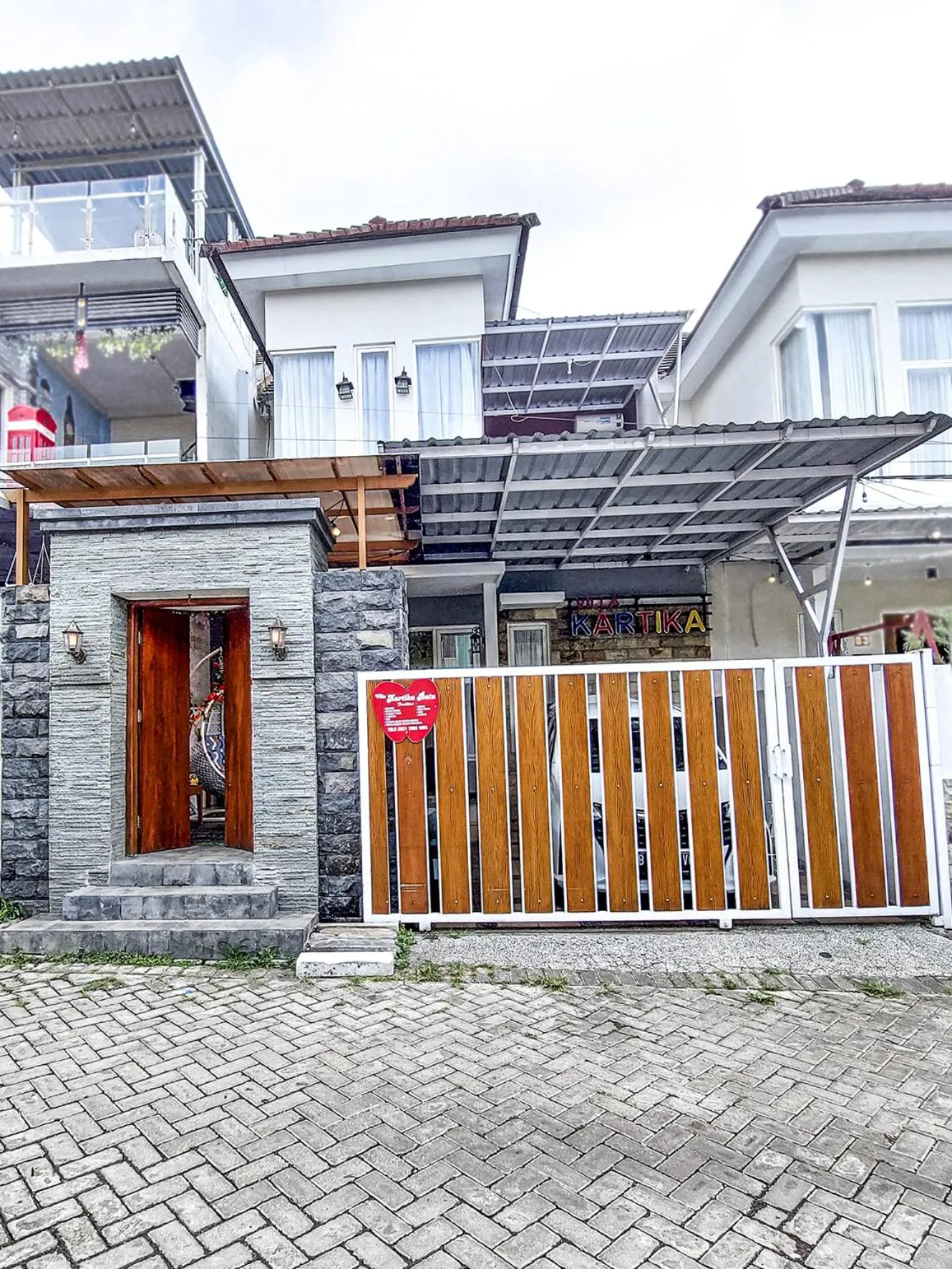 Property building in Rumah Kartika Batu