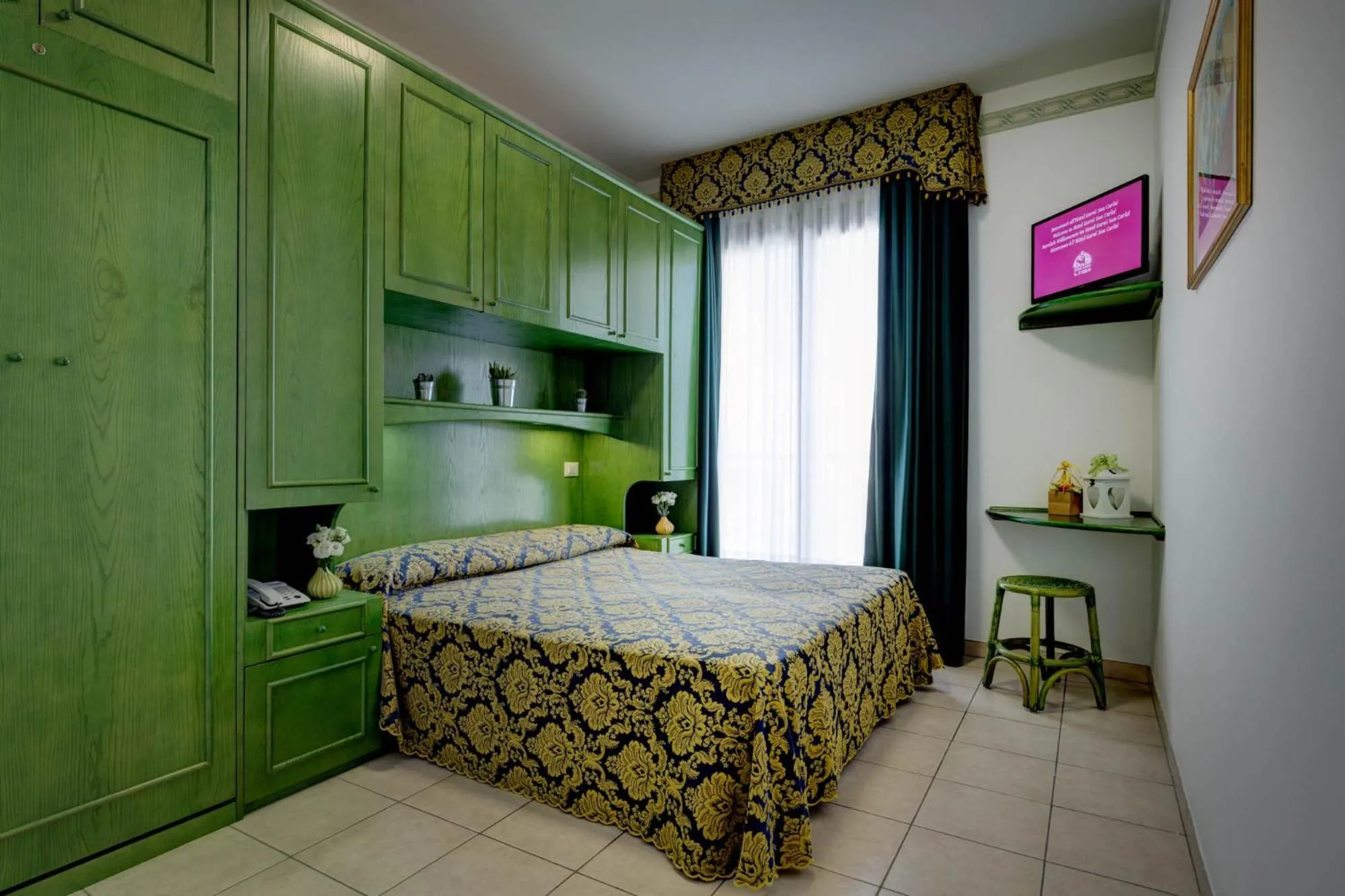 Bed in Hotel Garni San Carlo