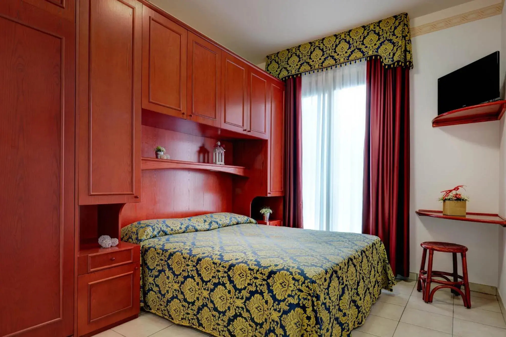 Double or Twin Room in Hotel Garni San Carlo Double or Twin Room in Hotel Garni San Carlo