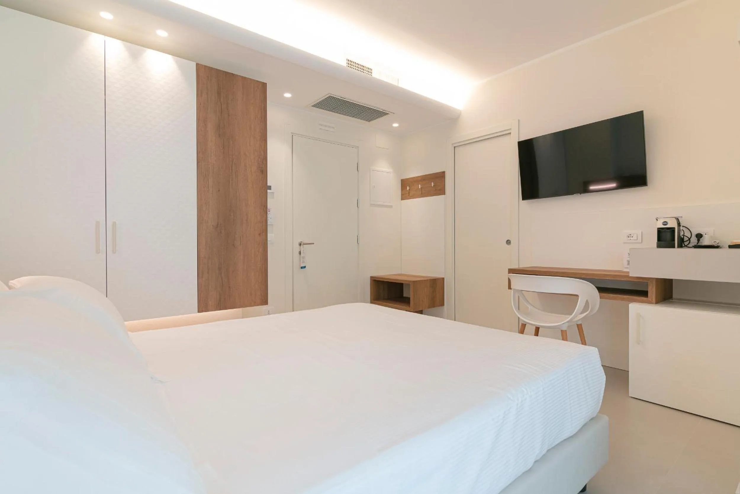 Photo of the whole room, Bed in Hotel Mistral