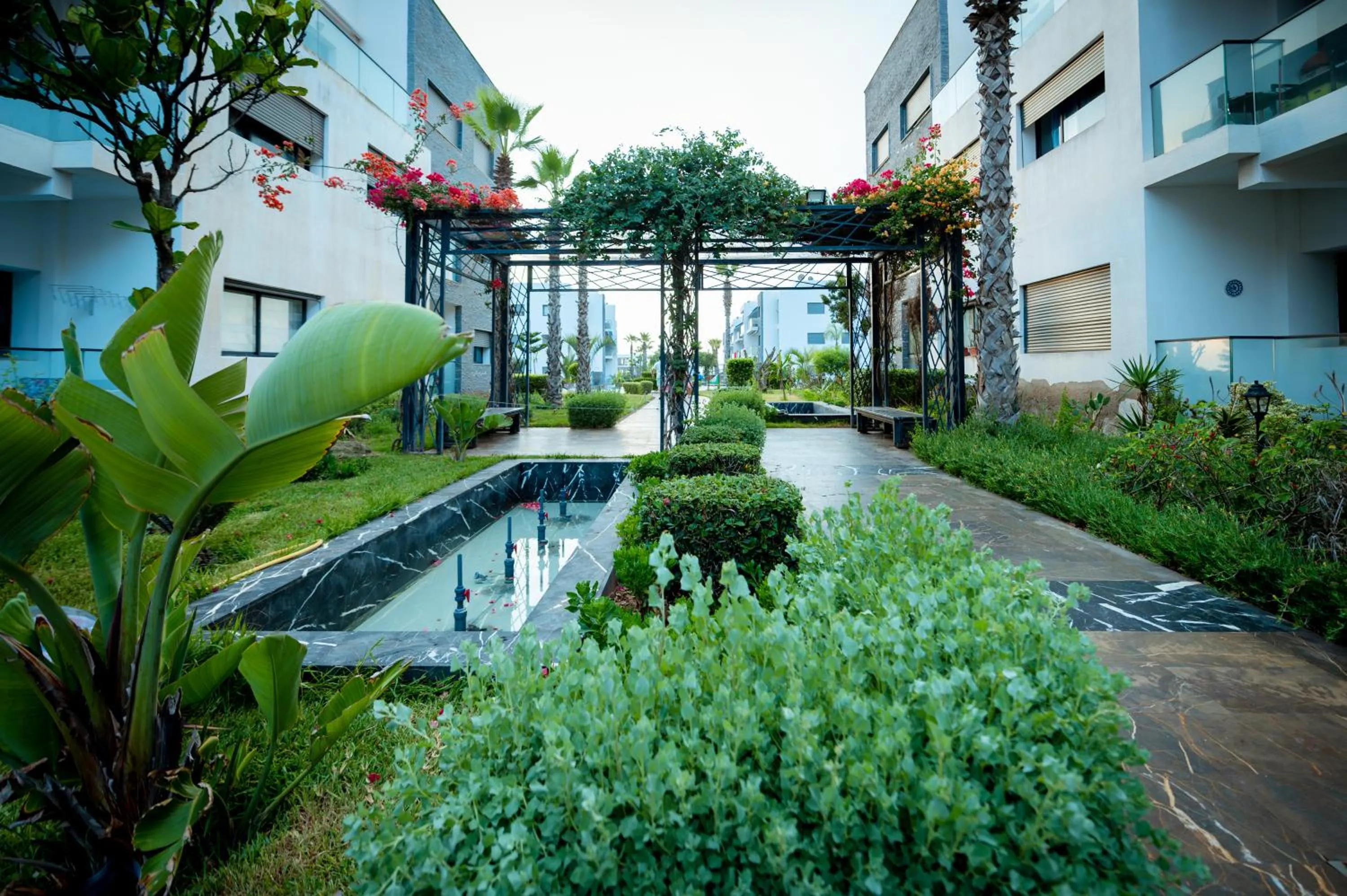 Spring in Garden Bay Appart'Hôtel