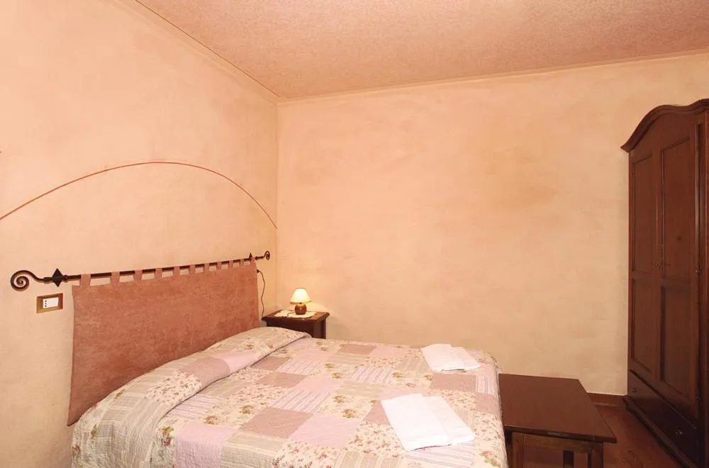 Photo of the whole room in Ranch Hotel