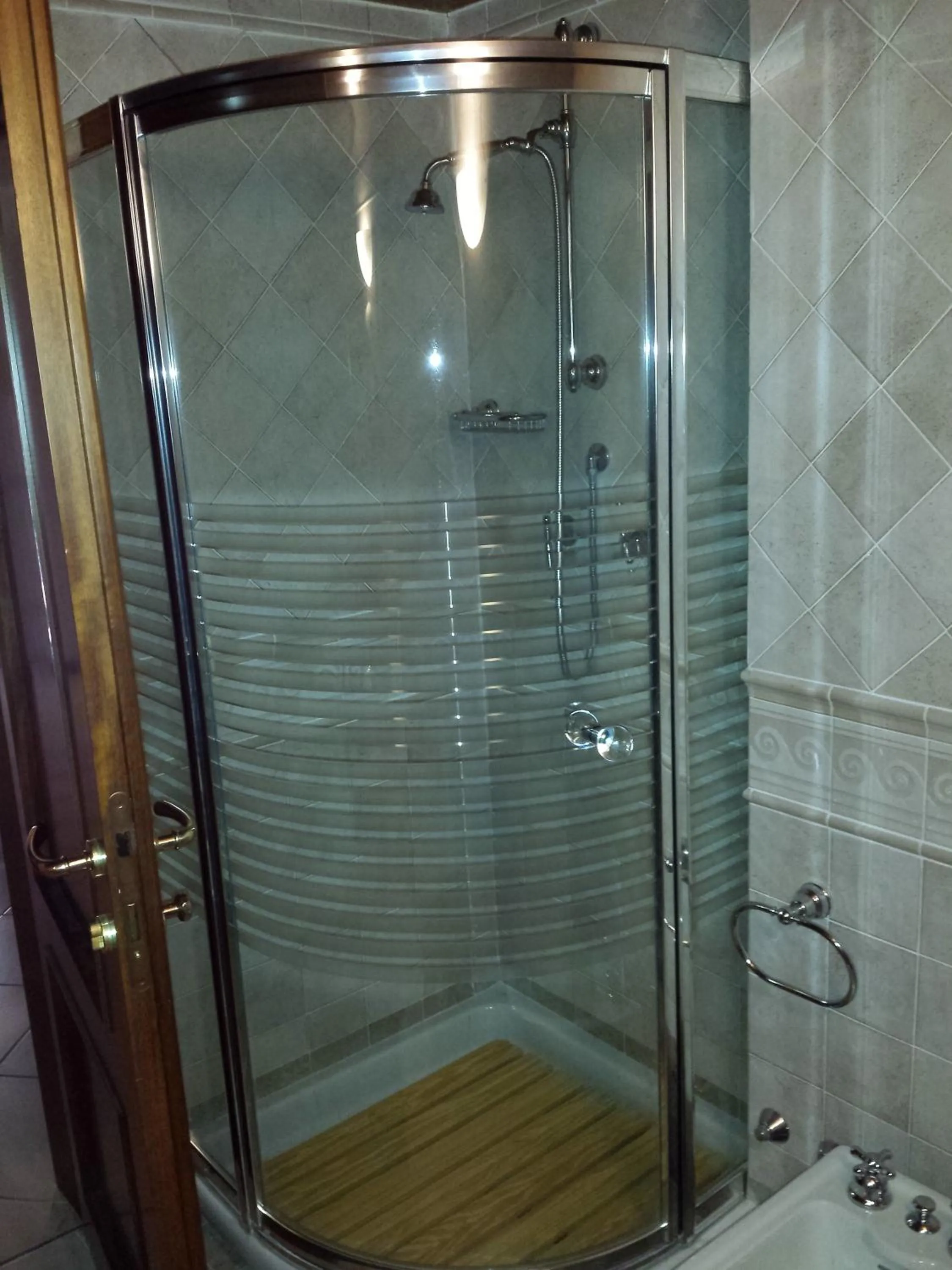Shower in Hotel Sogno