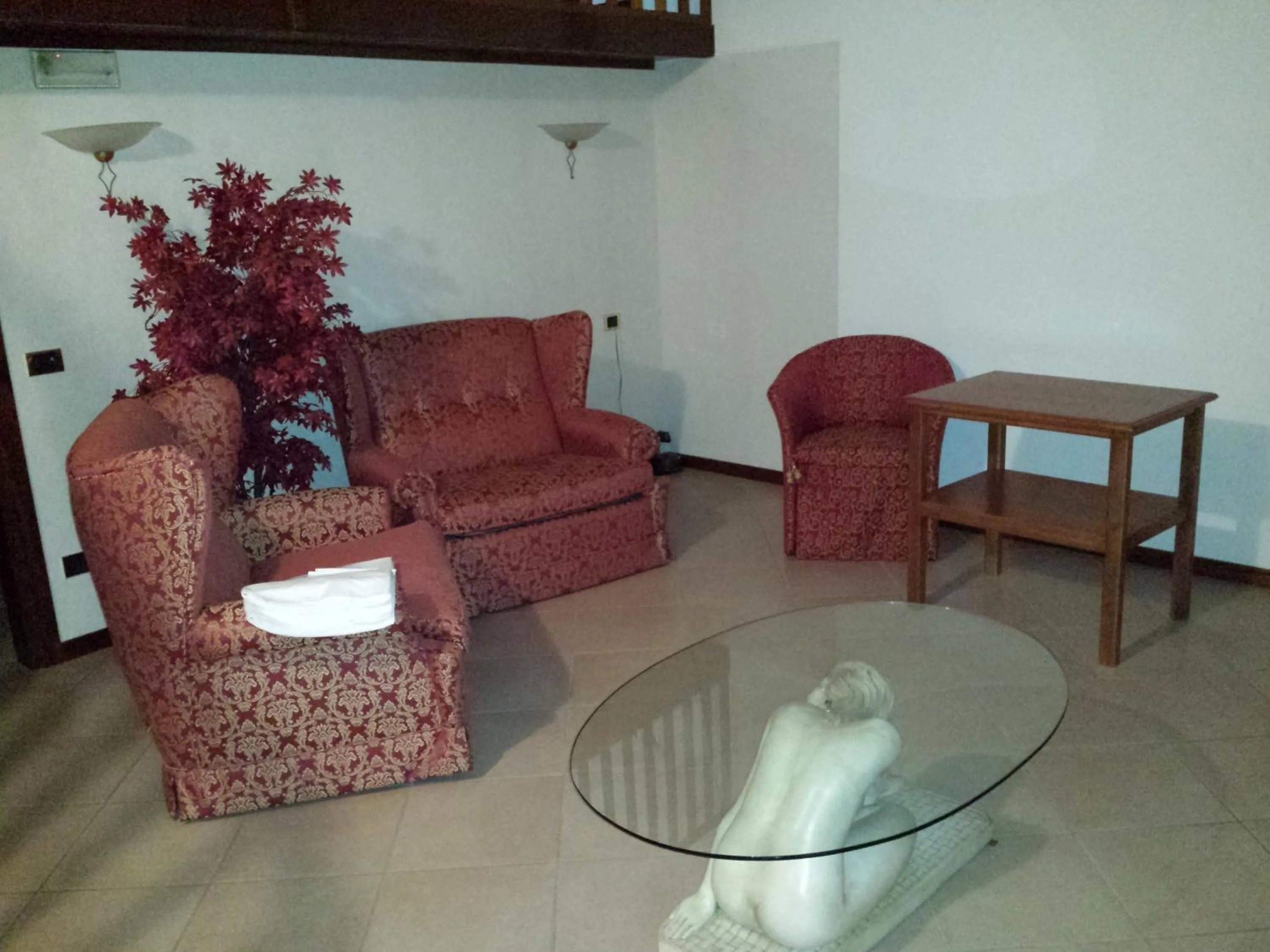 Communal lounge/ TV room in Hotel Sogno