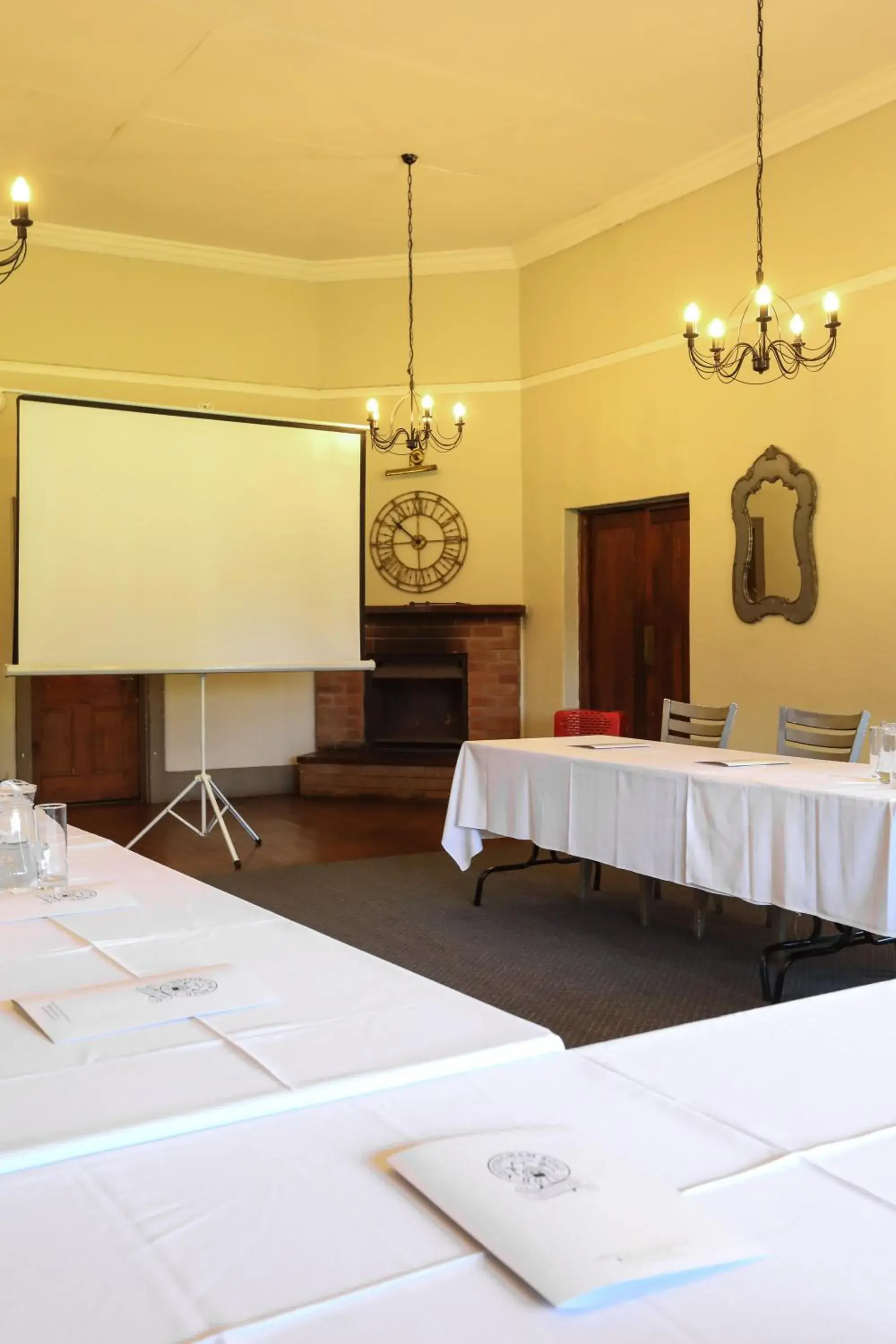 Coffee/tea facilities, Bed in The Nottingham Road Hotel Coffee/tea facilities, Bed in The Nottingham Road Hotel