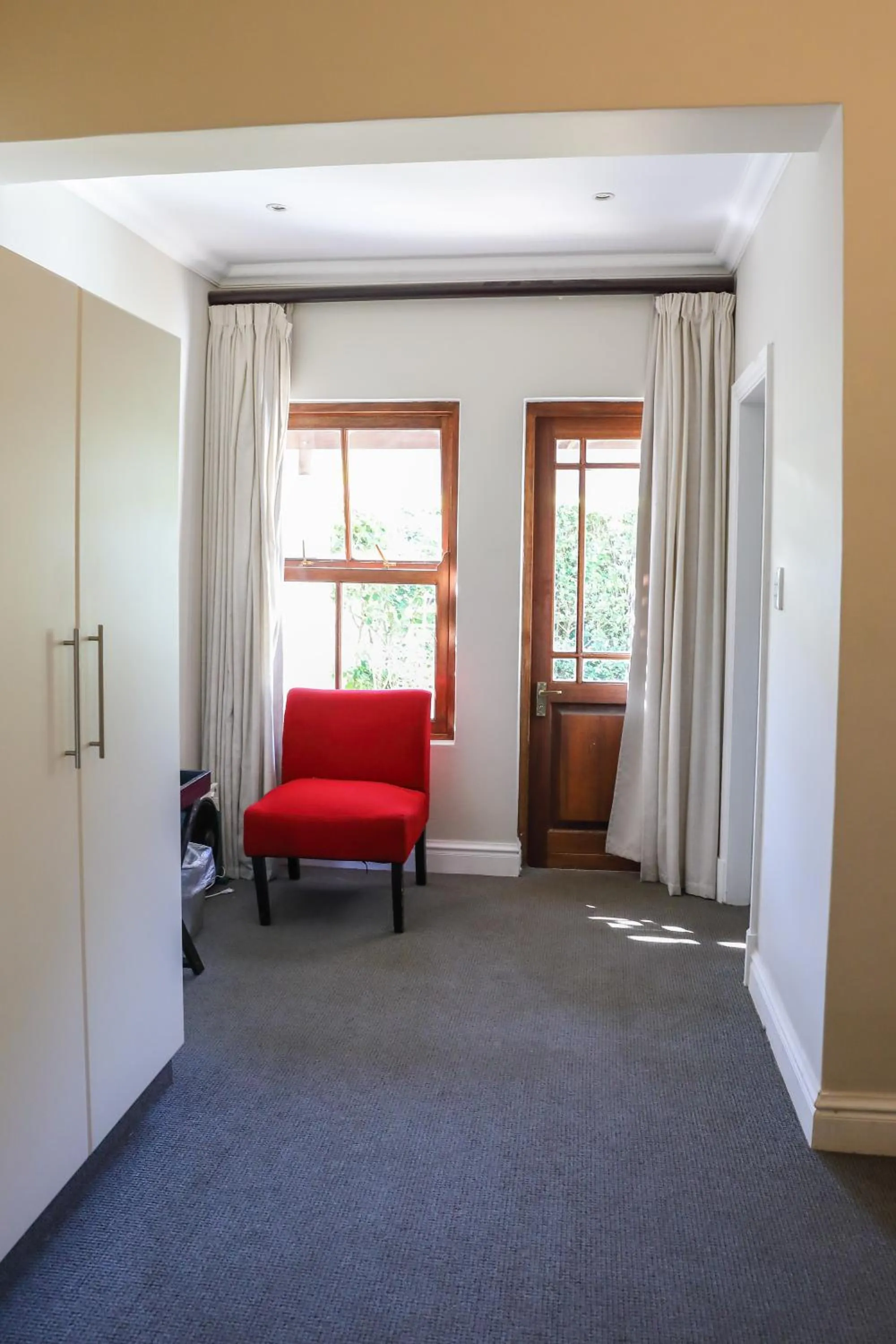 Bed in The Nottingham Road Hotel