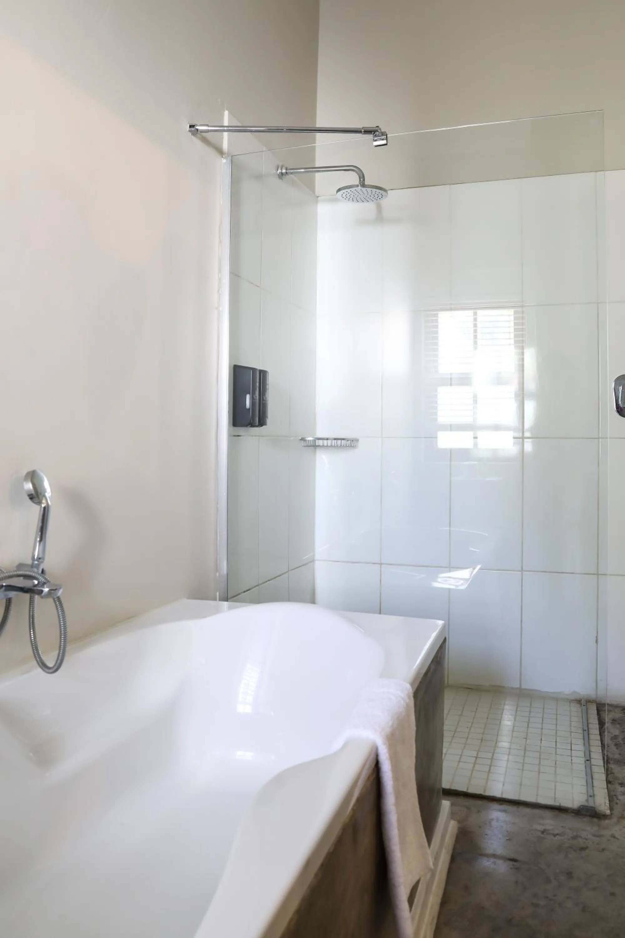 Shower in The Nottingham Road Hotel