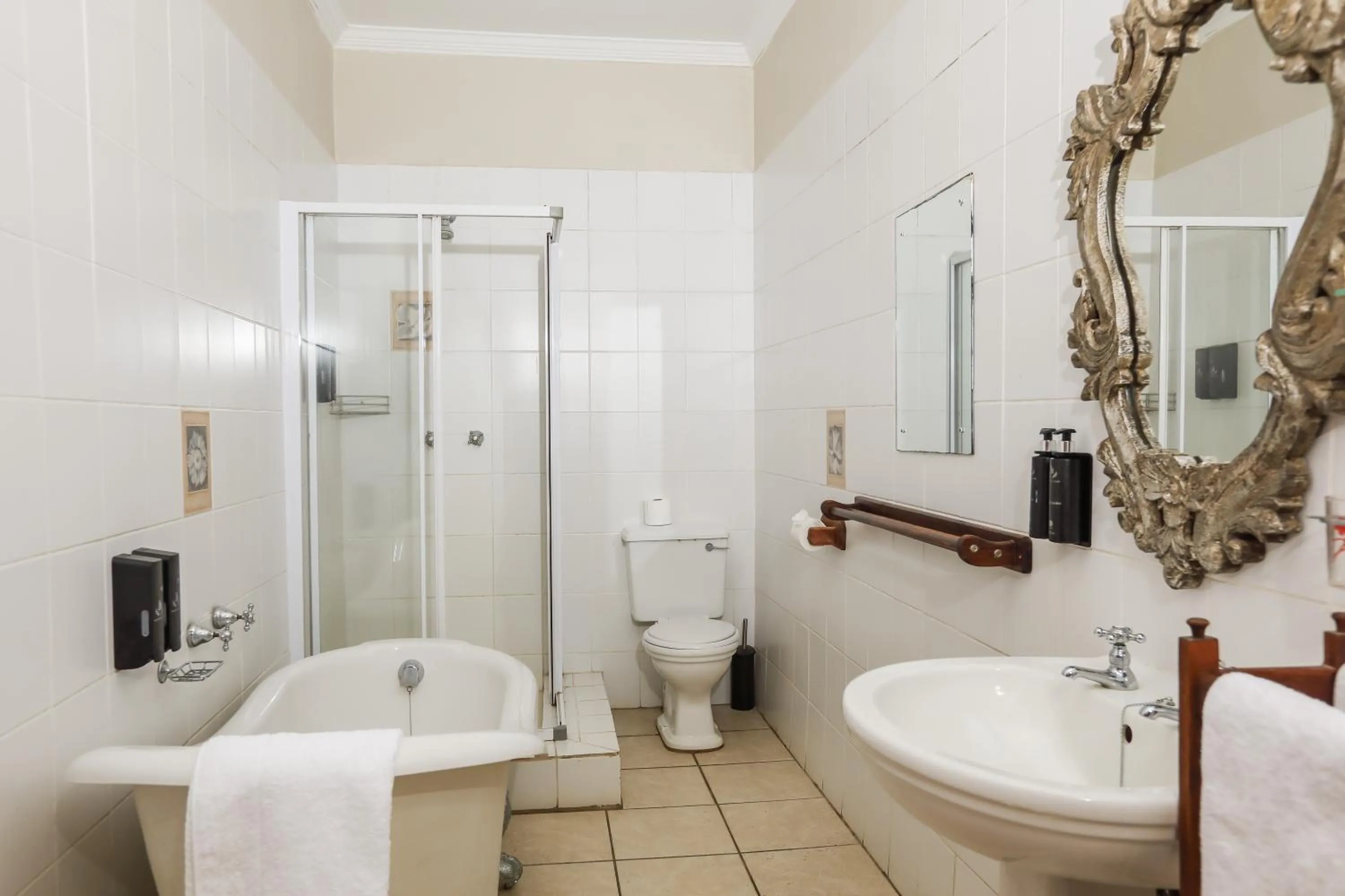 Shower in The Nottingham Road Hotel