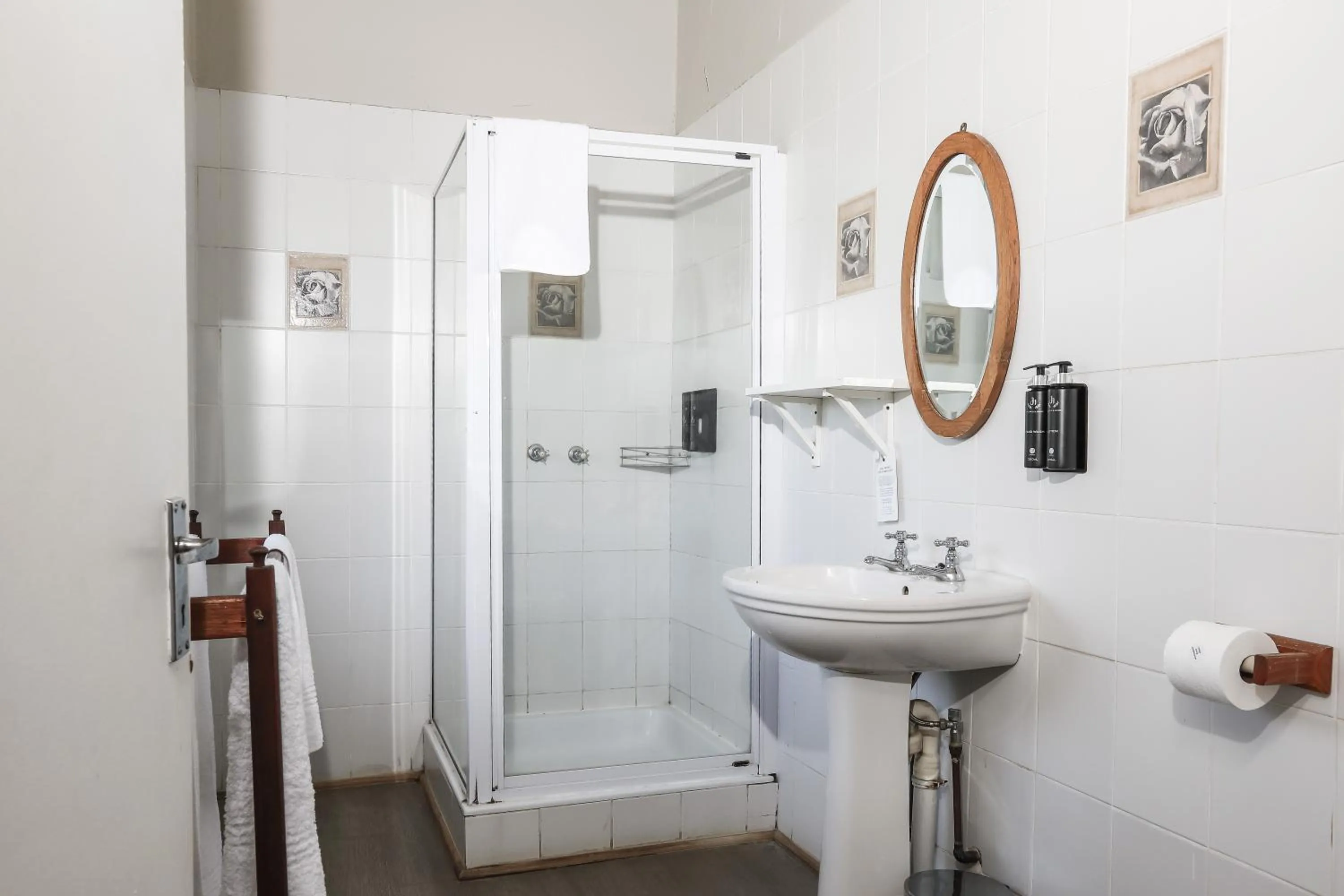 Shower in The Nottingham Road Hotel